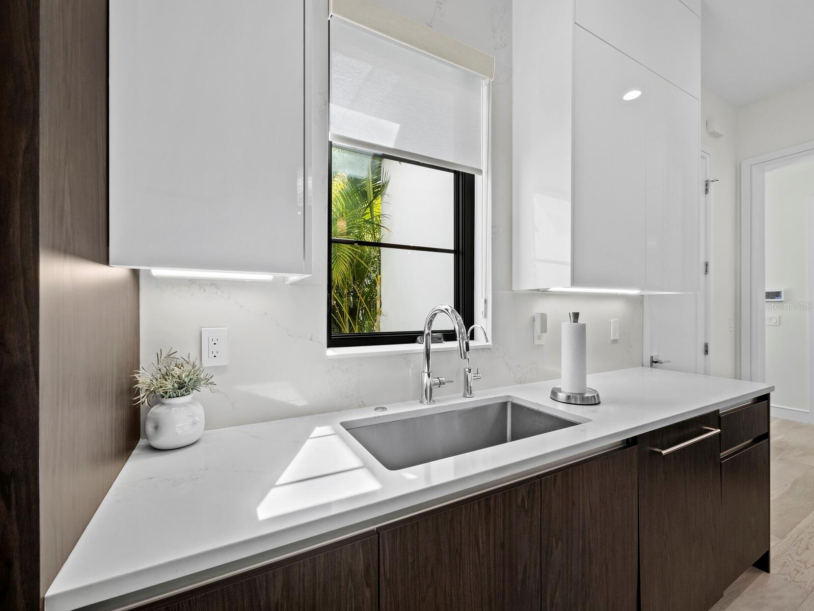 Image 15 of 43 For 1717 Alta Vista Street