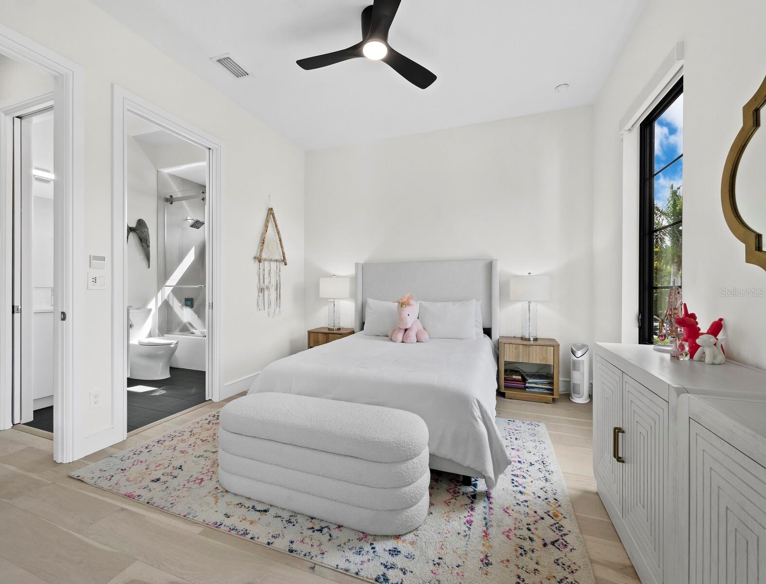 Image 32 of 43 For 1717 Alta Vista Street