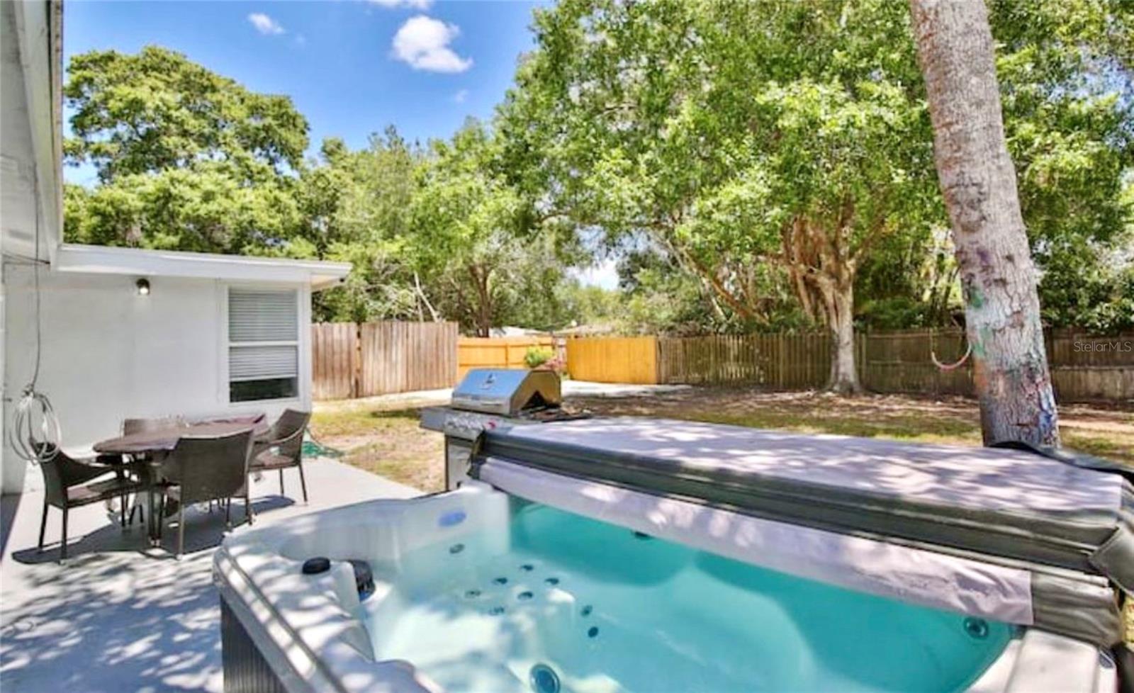 Listing photo id 0 for 3113 Mcintosh Road