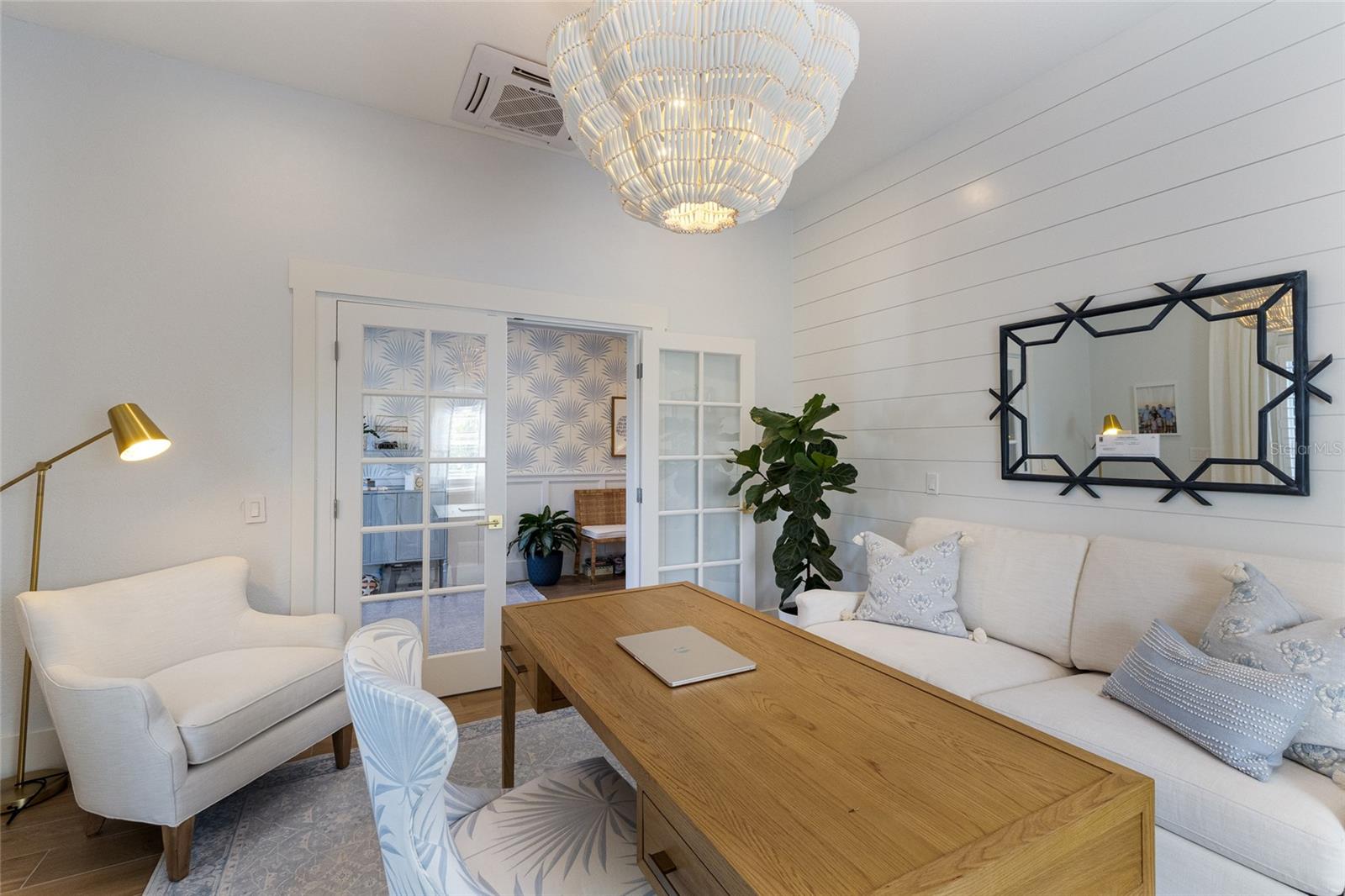 Image 13 of 90 For 1519 Riverview Lane