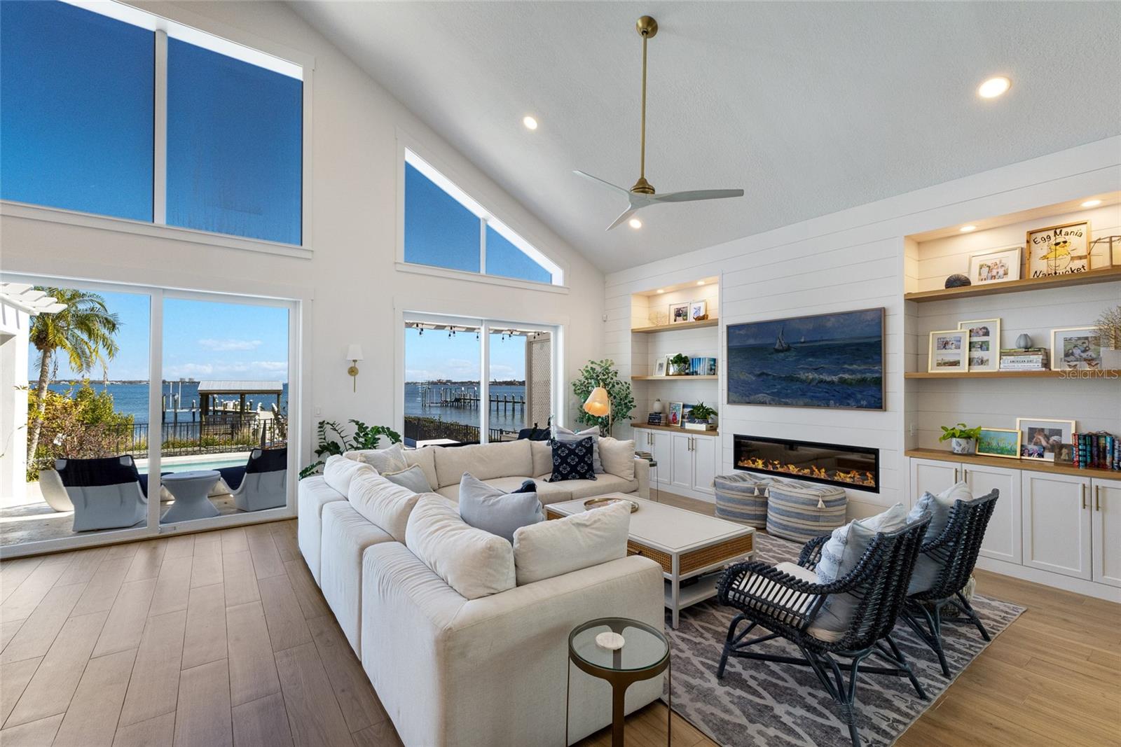 Image 19 of 90 For 1519 Riverview Lane