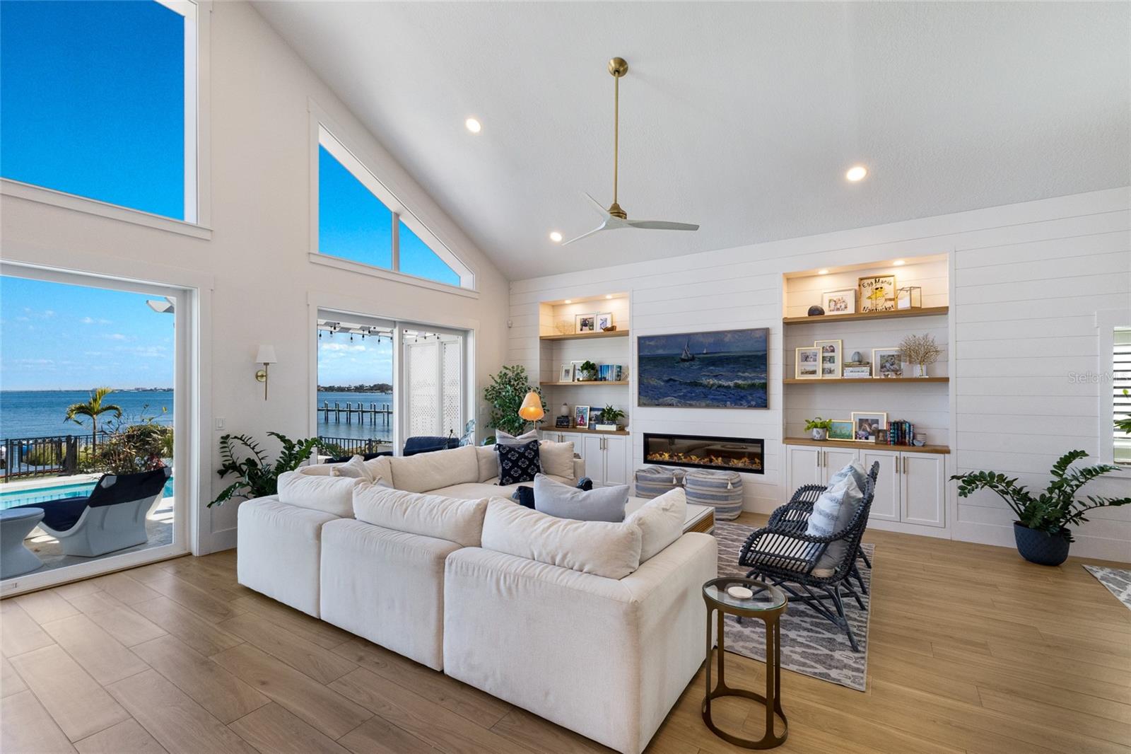 Image 21 of 90 For 1519 Riverview Lane