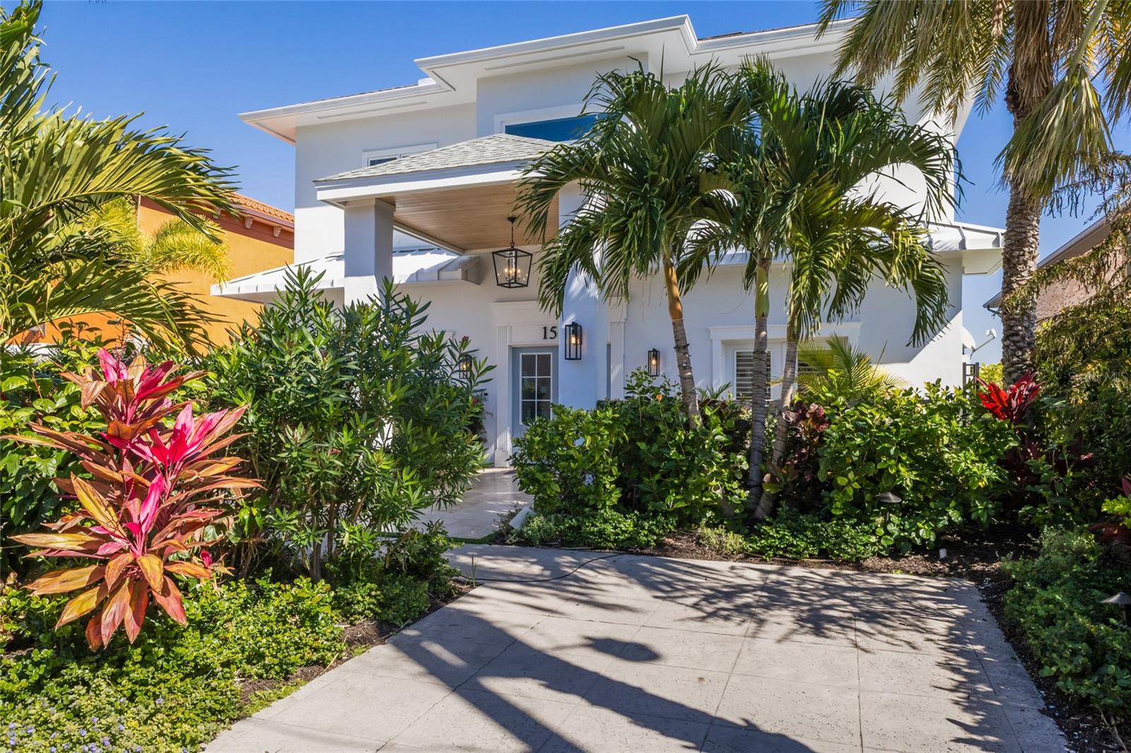 Image 6 of 90 For 1519 Riverview Lane