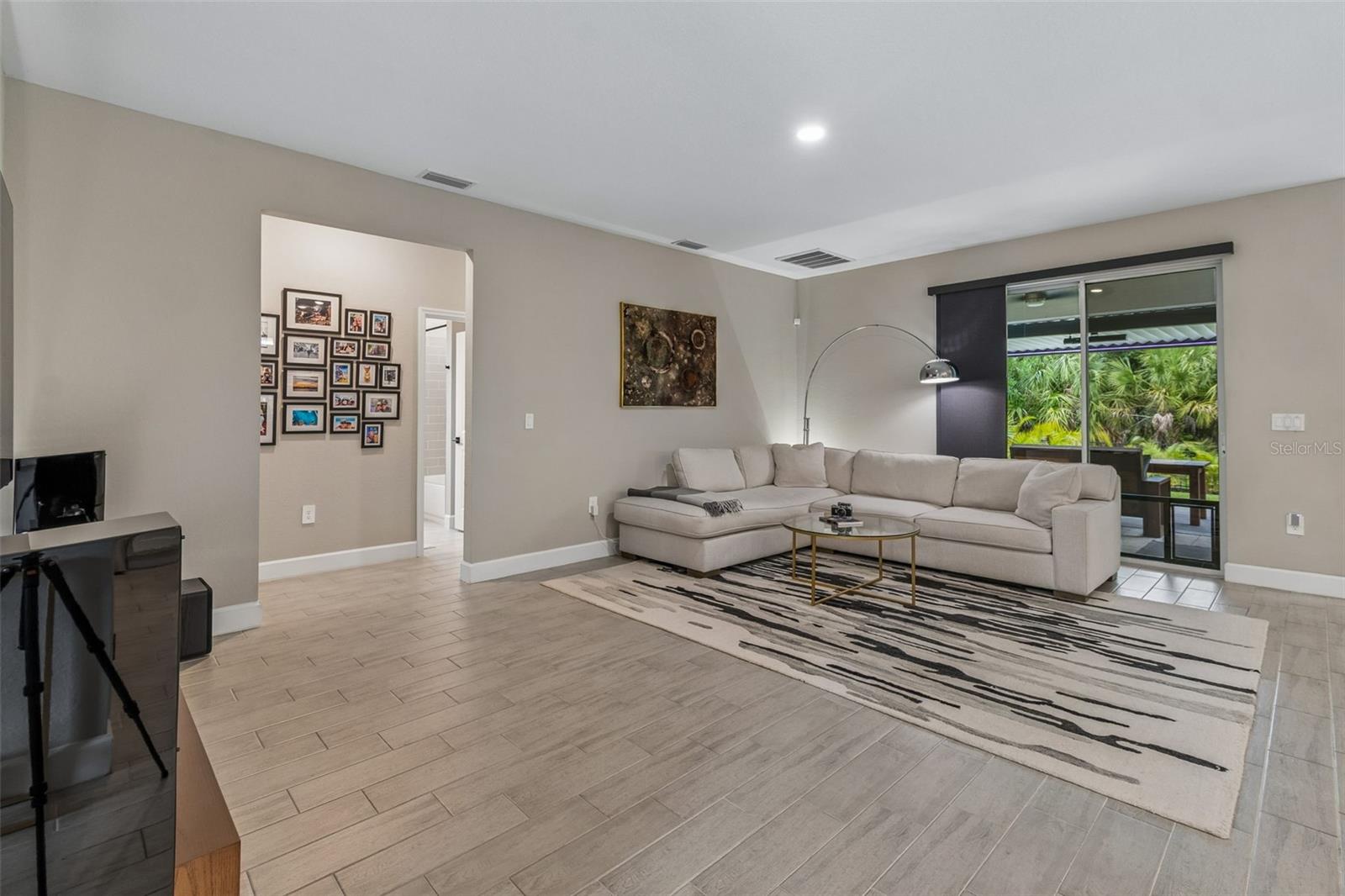 Image 14 of 77 For 4916 Hader Road