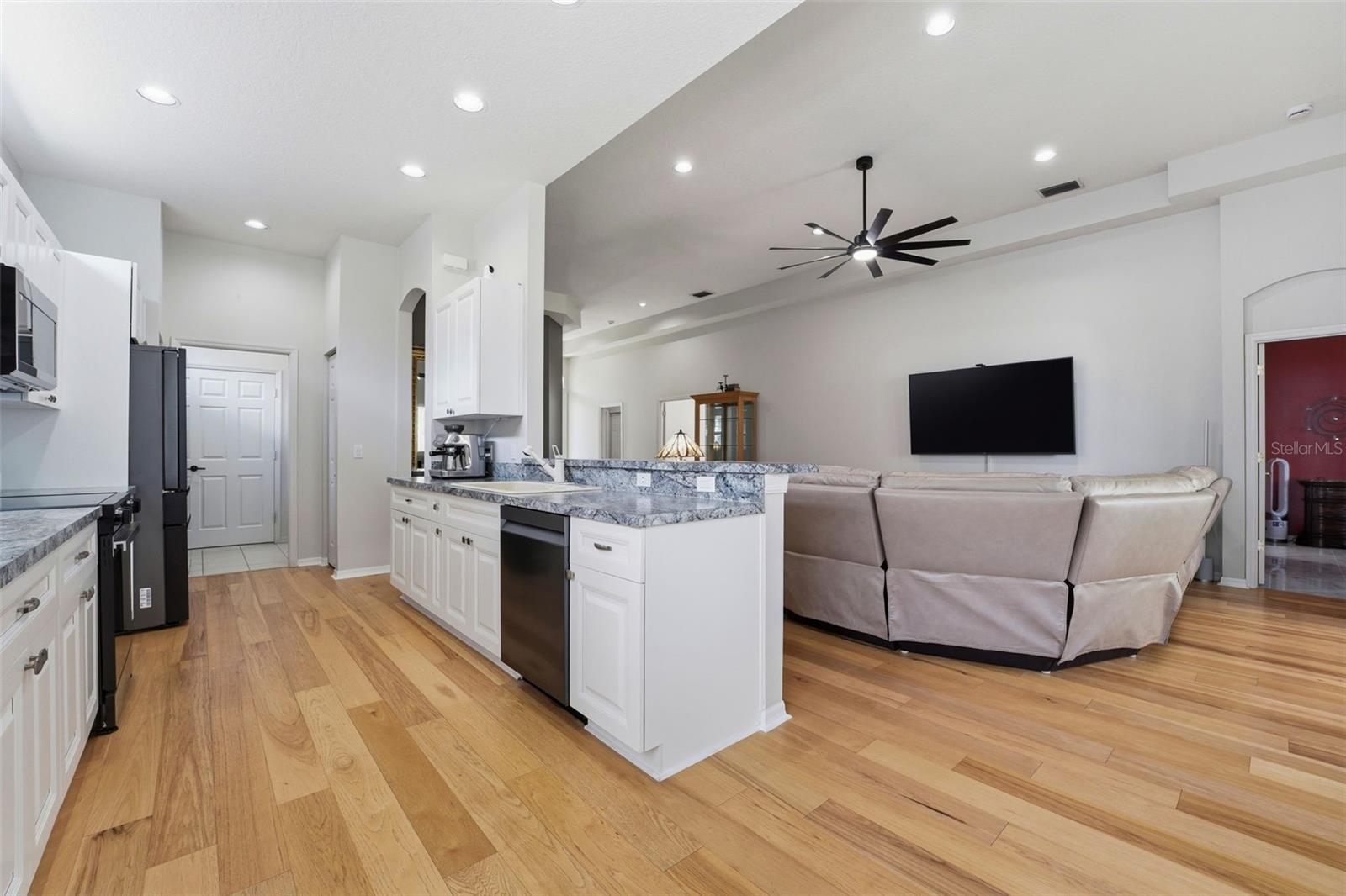 Image 12 of 37 For 132 Tall Trees Court