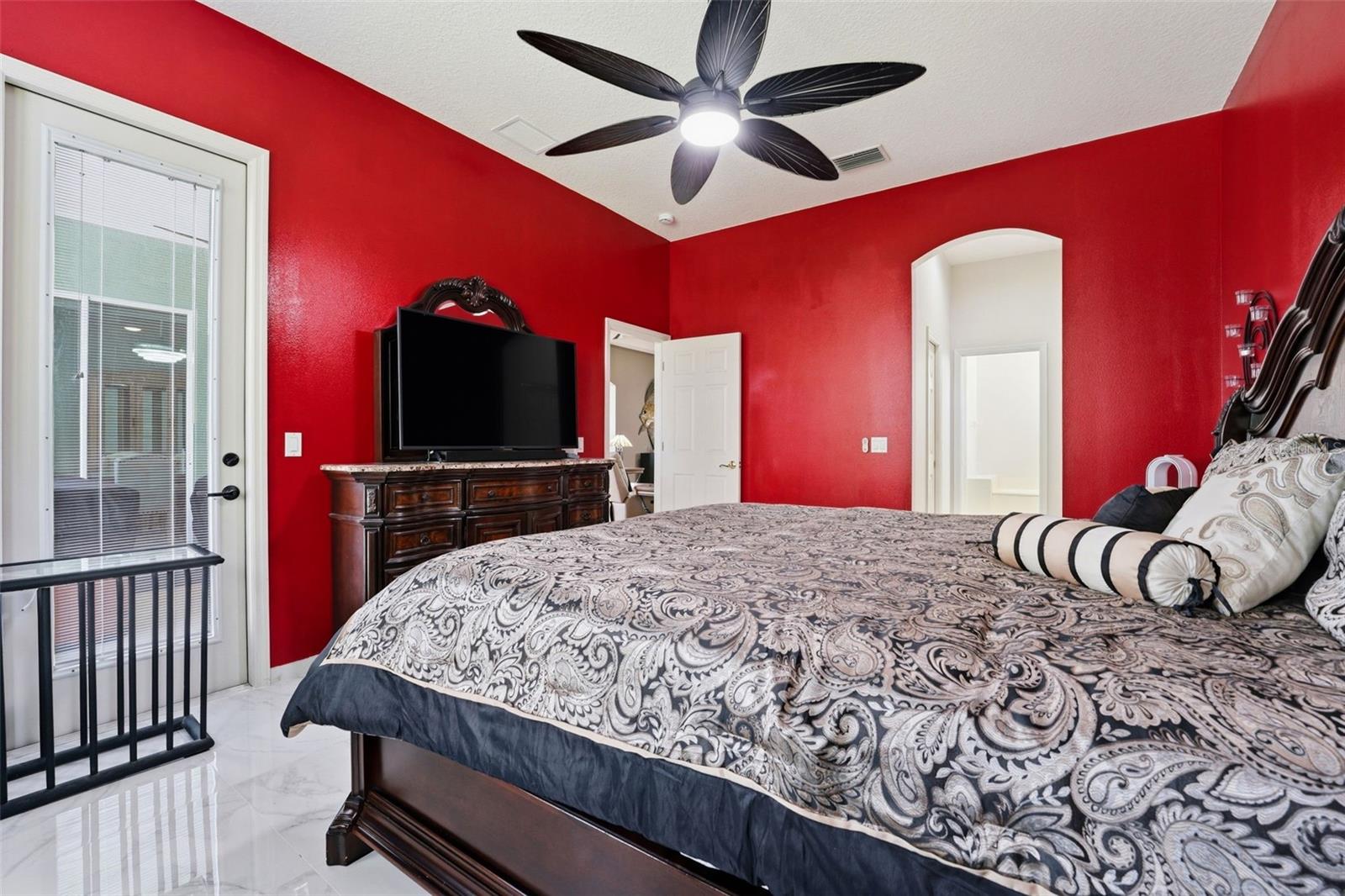 Image 20 of 37 For 132 Tall Trees Court