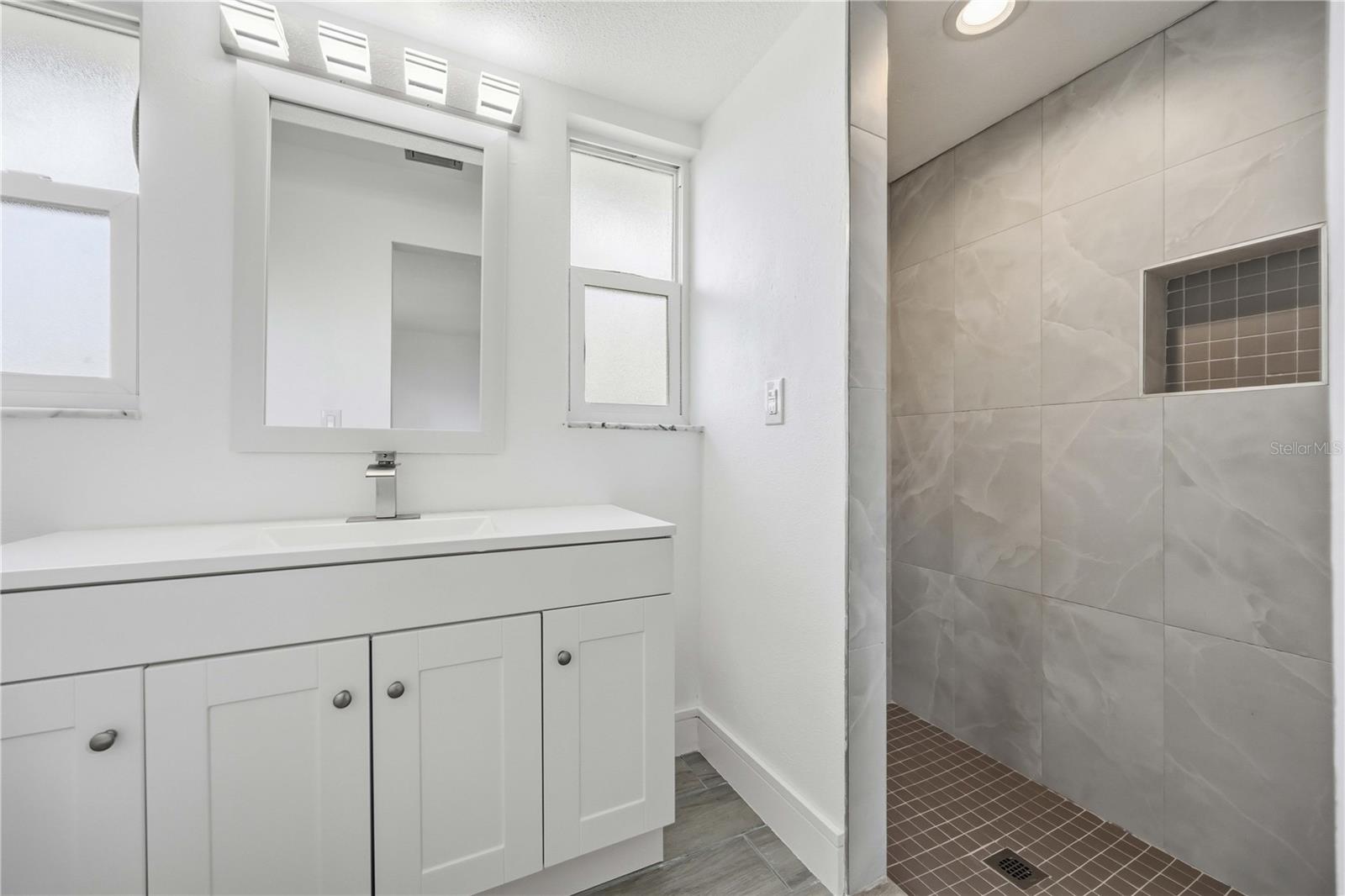 Image 33 of 47 For 2501 Cass Street