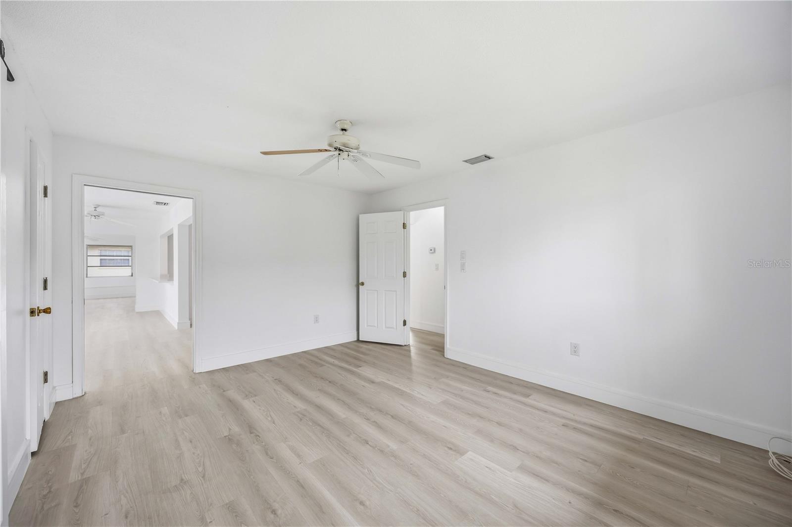 Image 37 of 47 For 2501 Cass Street