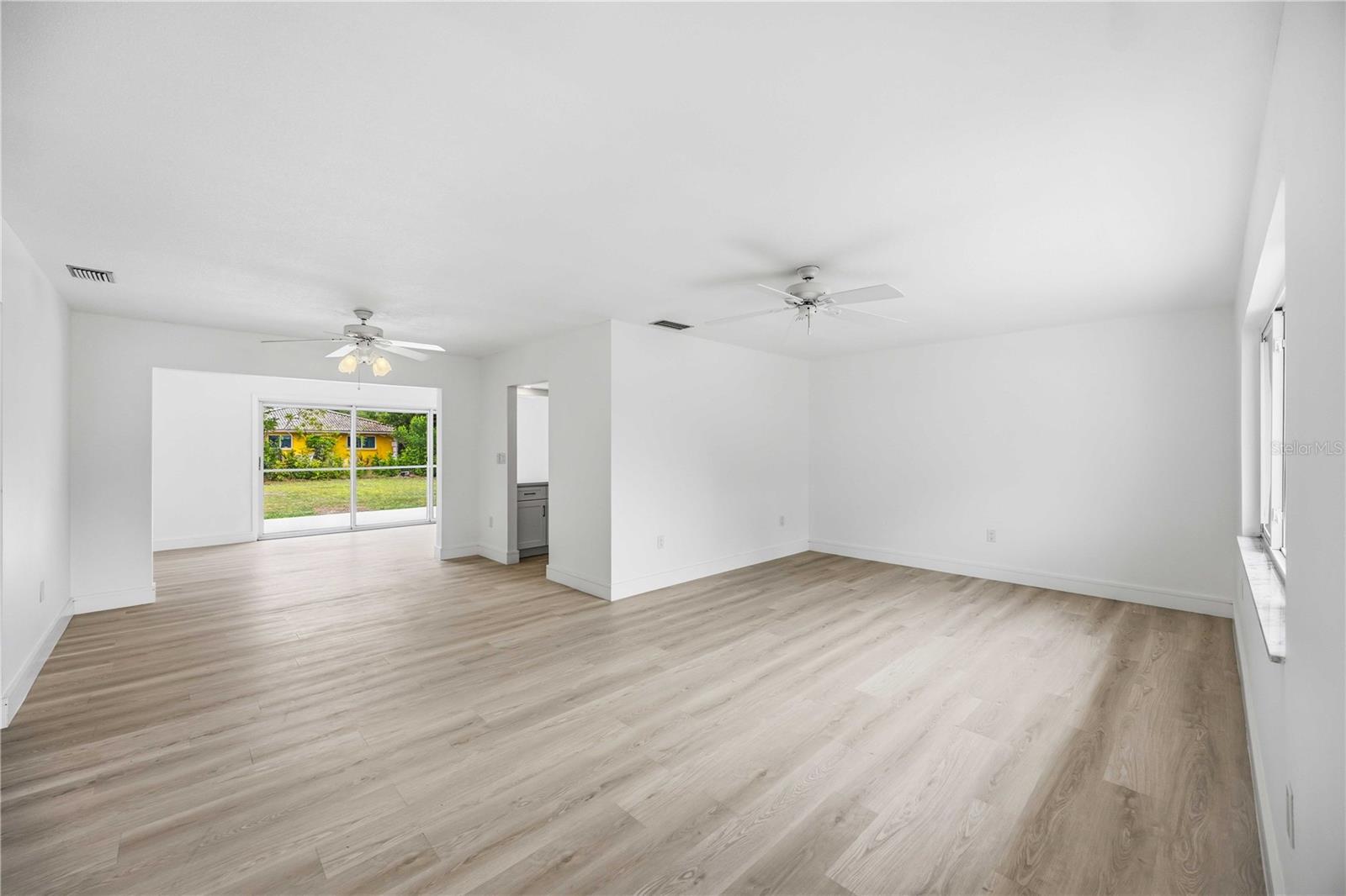 Image 6 of 47 For 2501 Cass Street