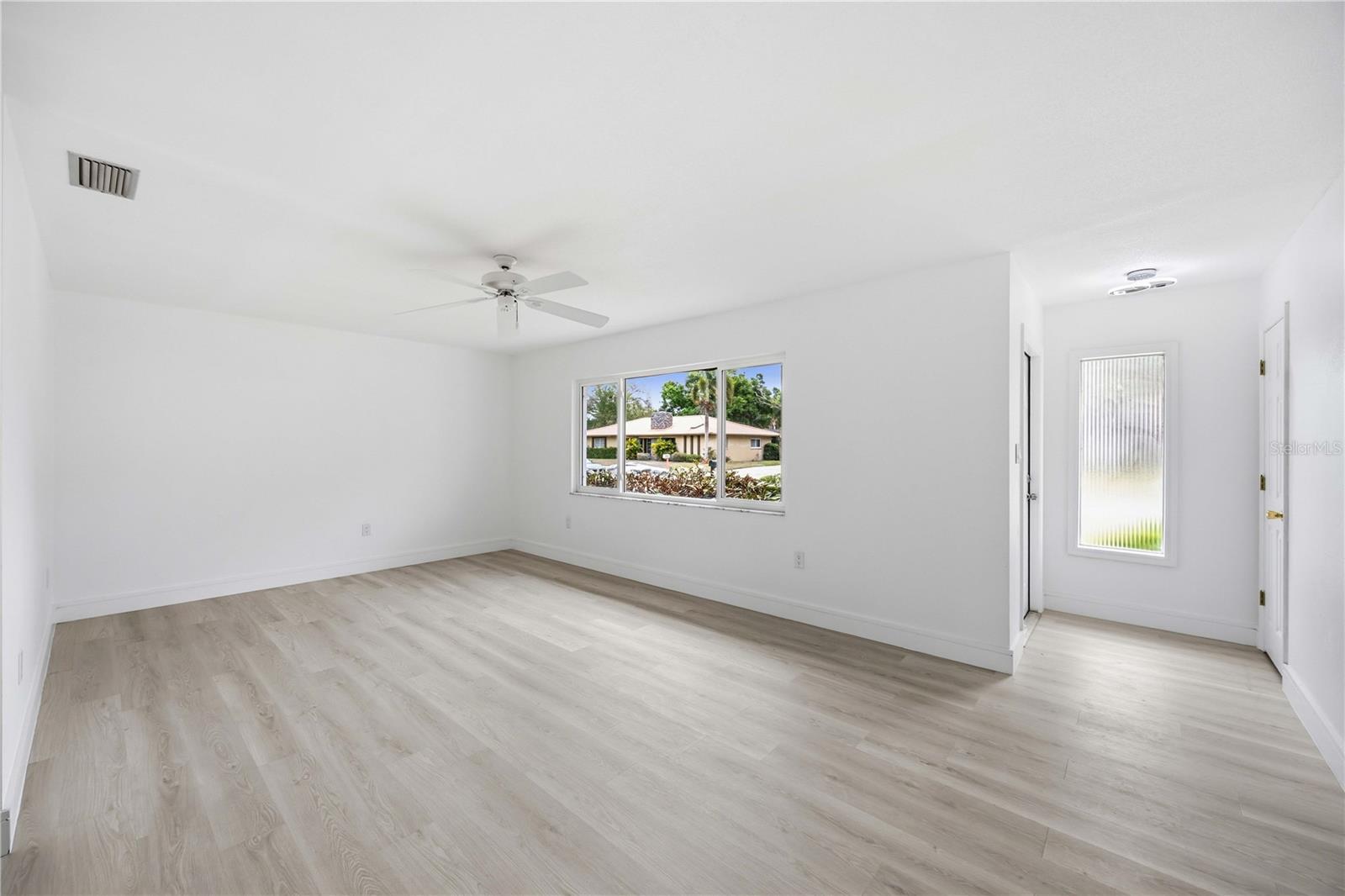 Image 7 of 47 For 2501 Cass Street