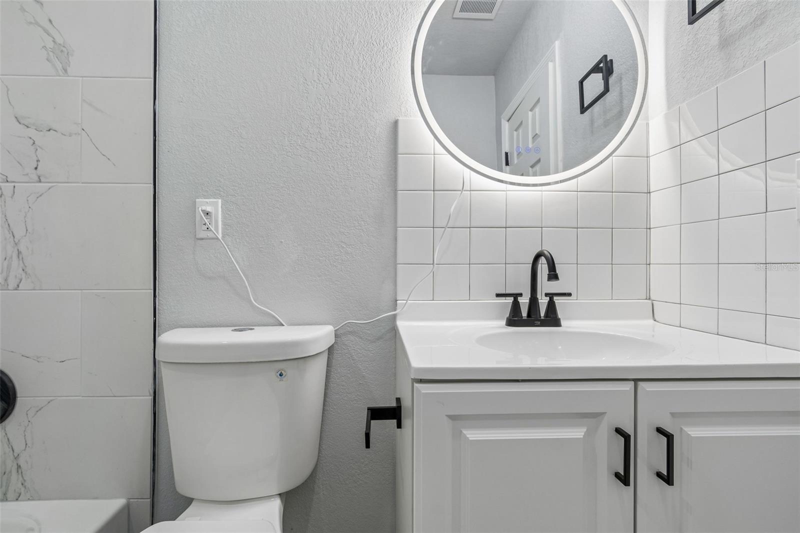 Image 12 of 91 For 2309 21st Avenue W