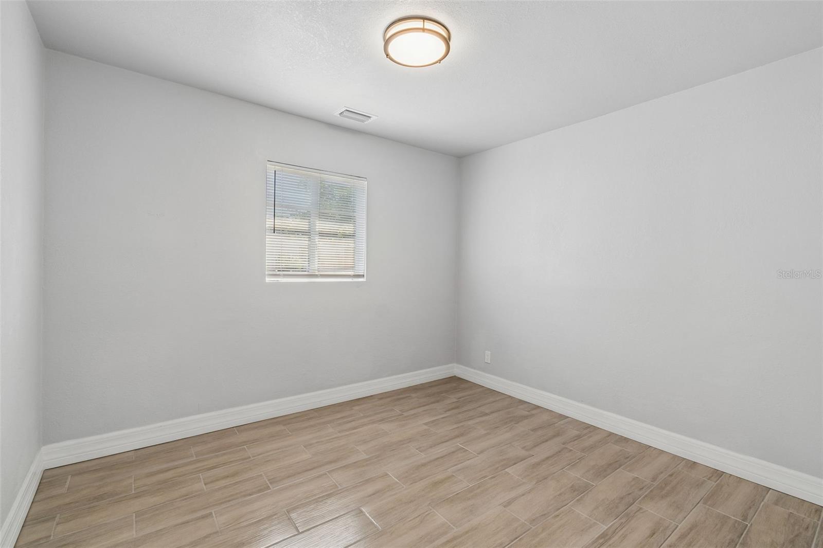 Image 15 of 91 For 2309 21st Avenue W