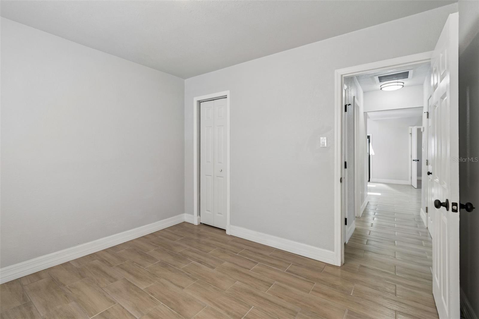 Image 16 of 91 For 2309 21st Avenue W