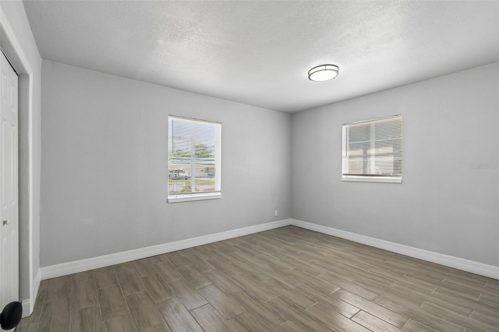 Image 19 of 91 For 2309 21st Avenue W