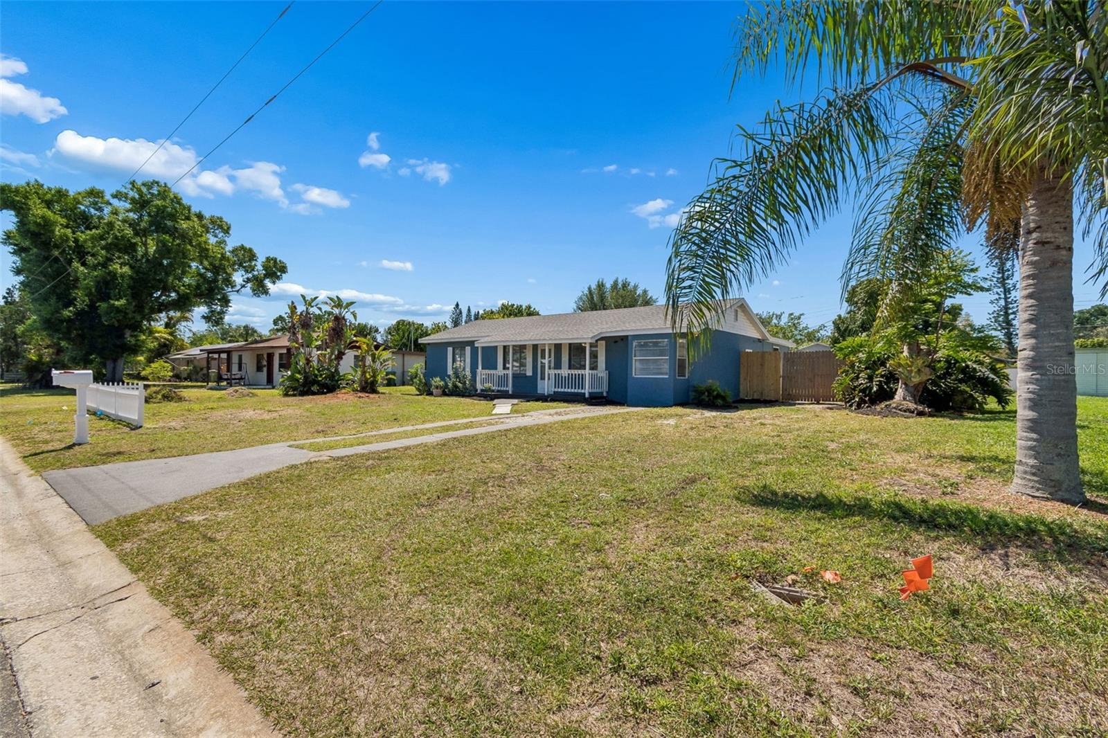 Image 2 of 91 For 2309 21st Avenue W