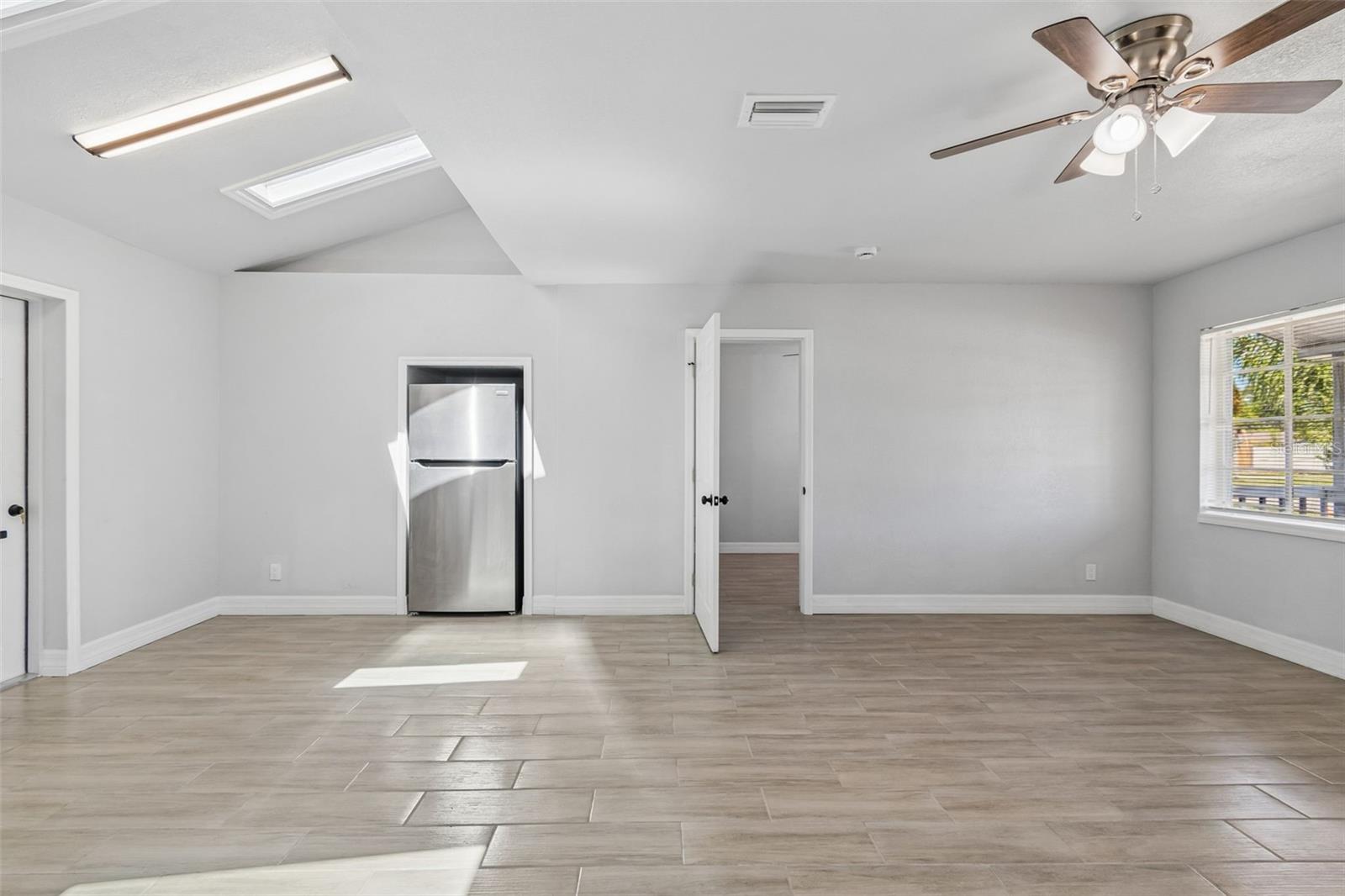 Image 23 of 91 For 2309 21st Avenue W