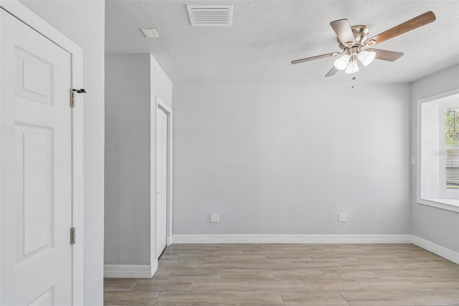 Image 24 of 91 For 2309 21st Avenue W
