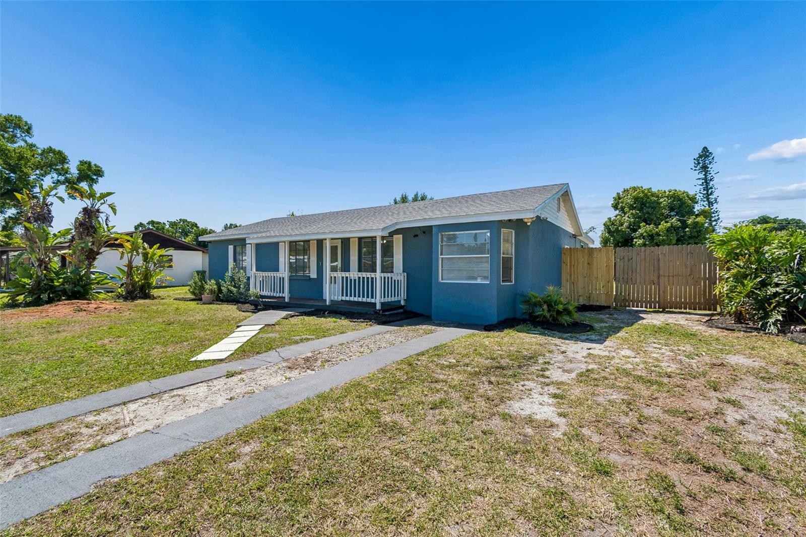 Image 3 of 91 For 2309 21st Avenue W