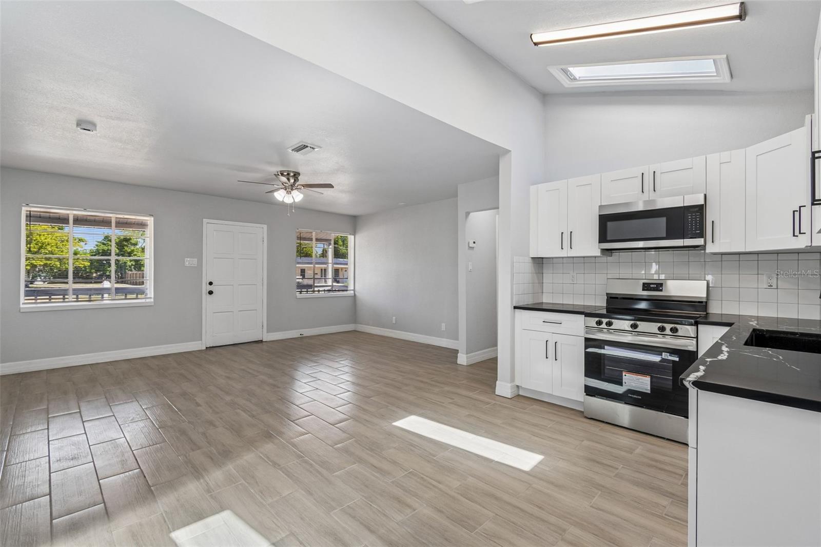 Image 32 of 91 For 2309 21st Avenue W