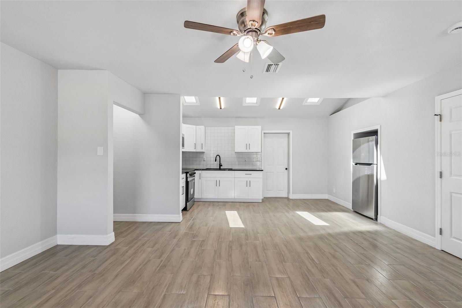 Image 40 of 91 For 2309 21st Avenue W