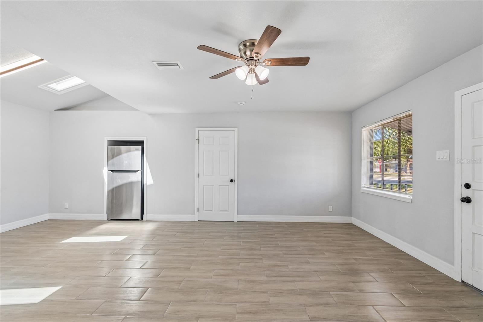 Image 42 of 91 For 2309 21st Avenue W