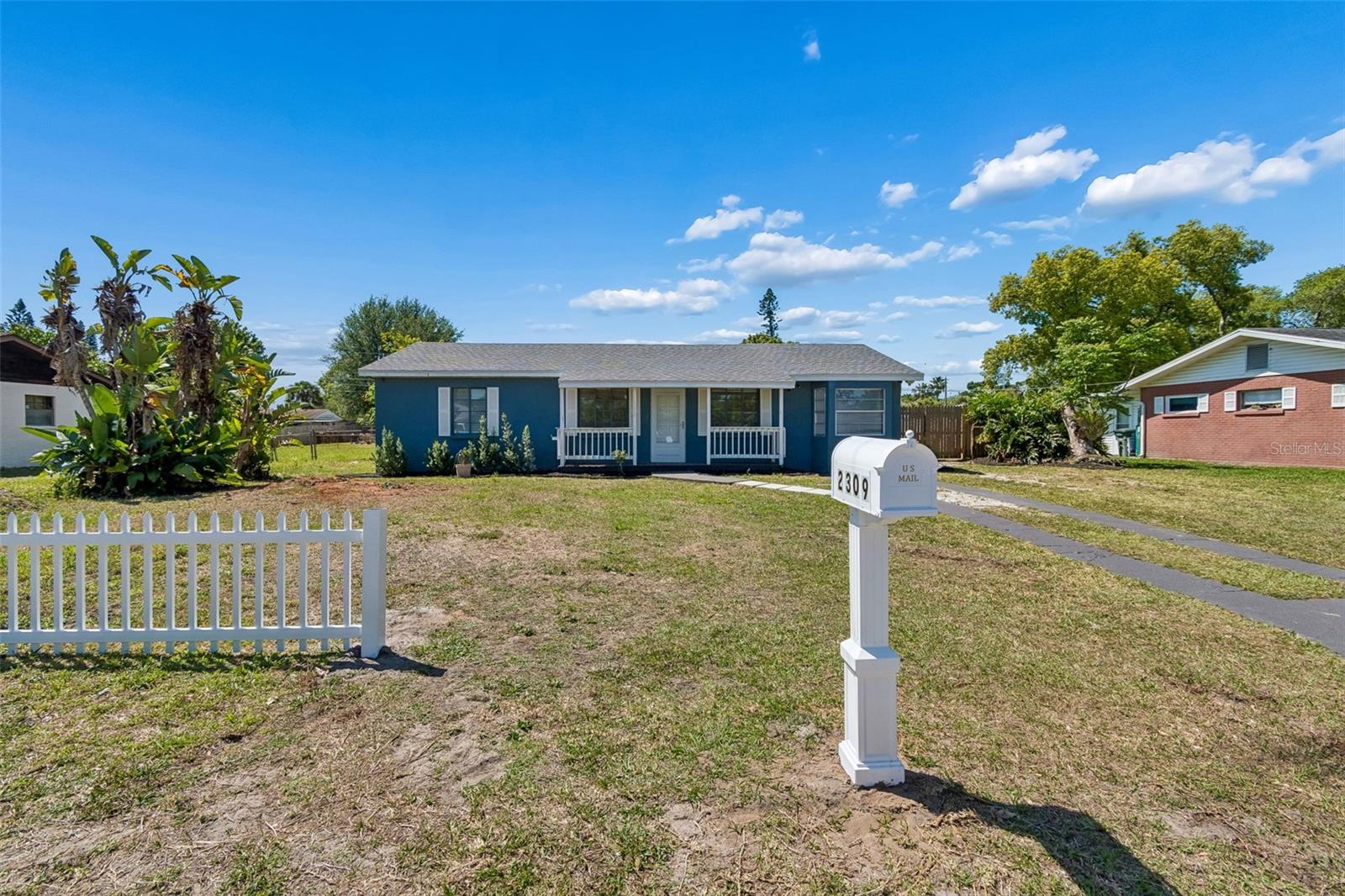 Image 5 of 91 For 2309 21st Avenue W