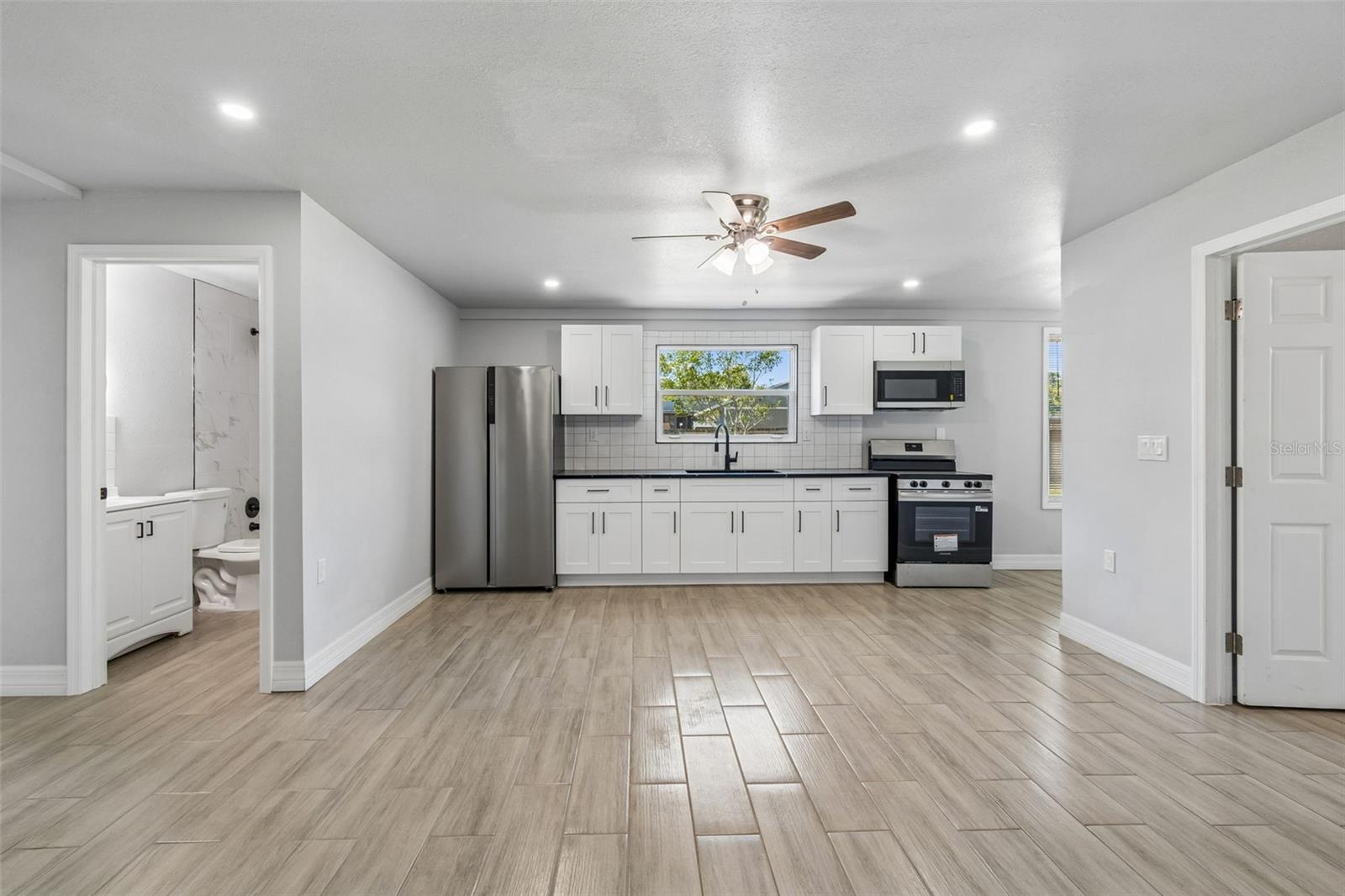 Image 74 of 91 For 2309 21st Avenue W
