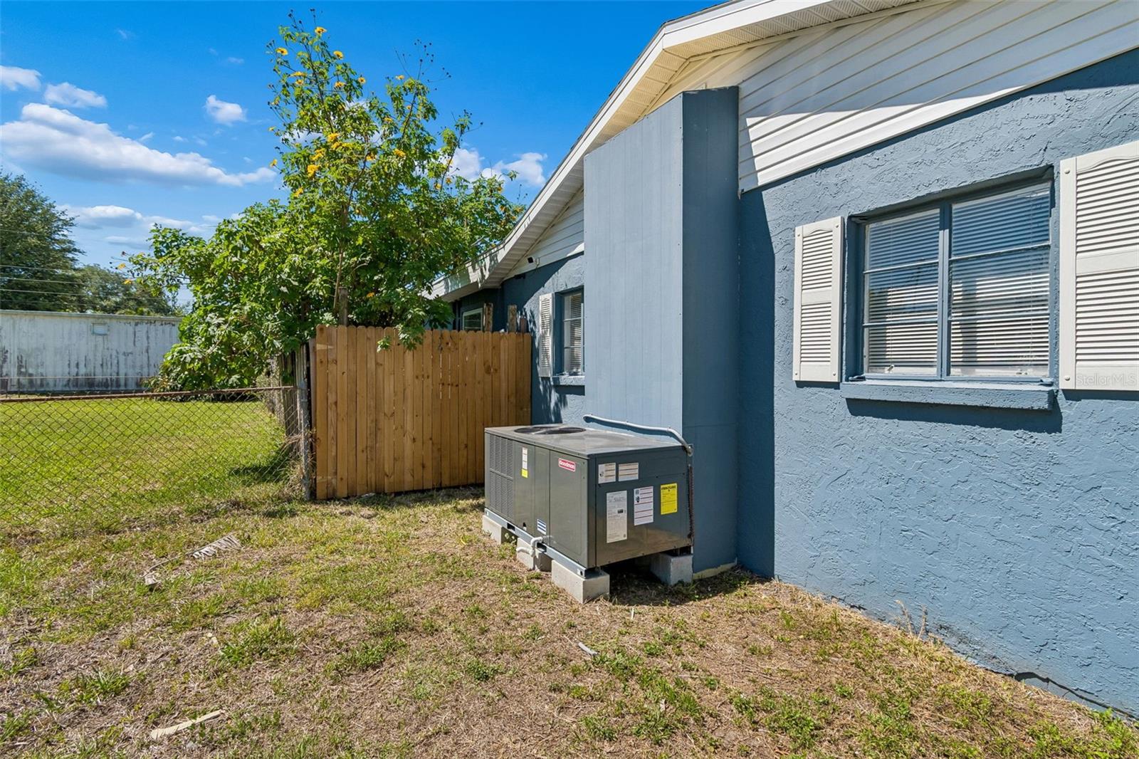 Image 79 of 91 For 2309 21st Avenue W