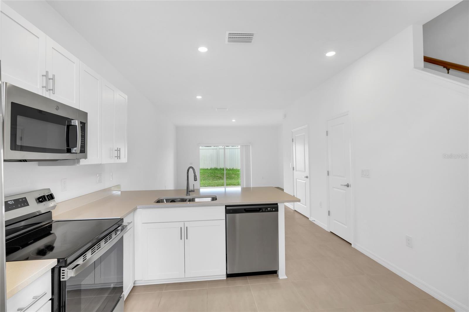 Image 11 of 78 For 8765 Daybreak Street