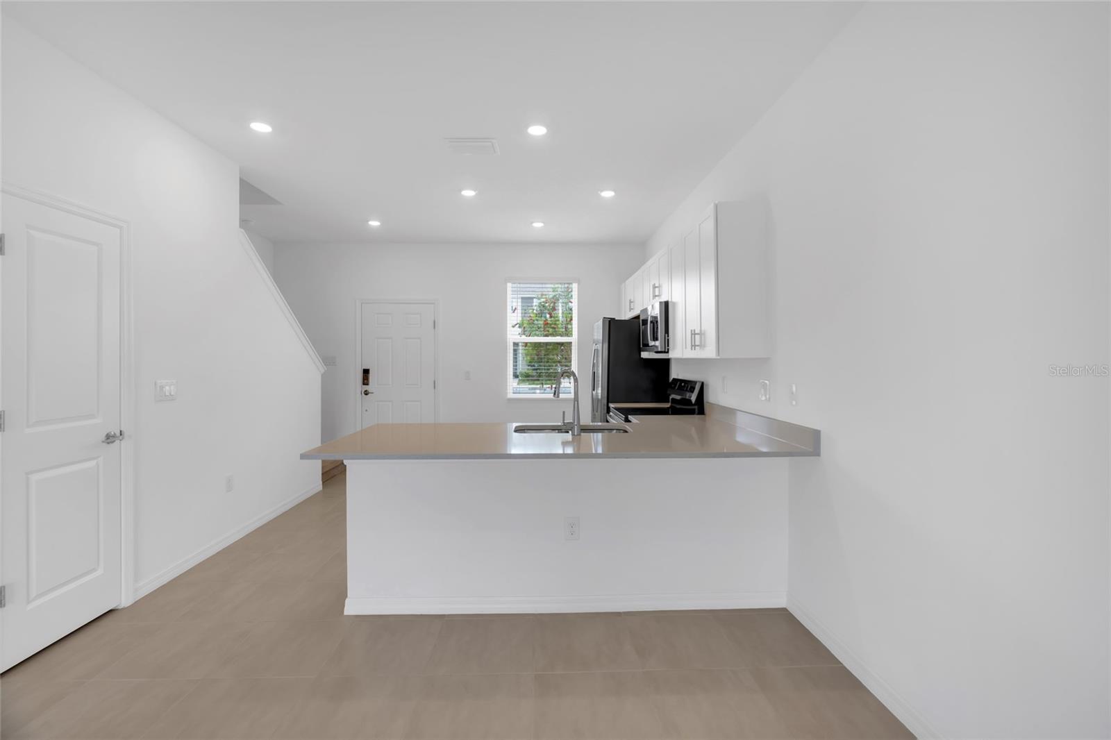 Image 17 of 78 For 8765 Daybreak Street