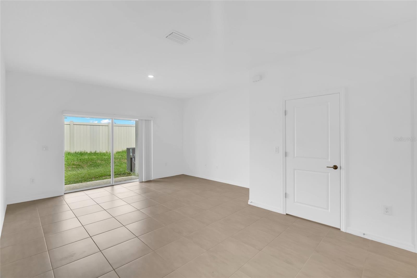 Image 8 of 78 For 8765 Daybreak Street