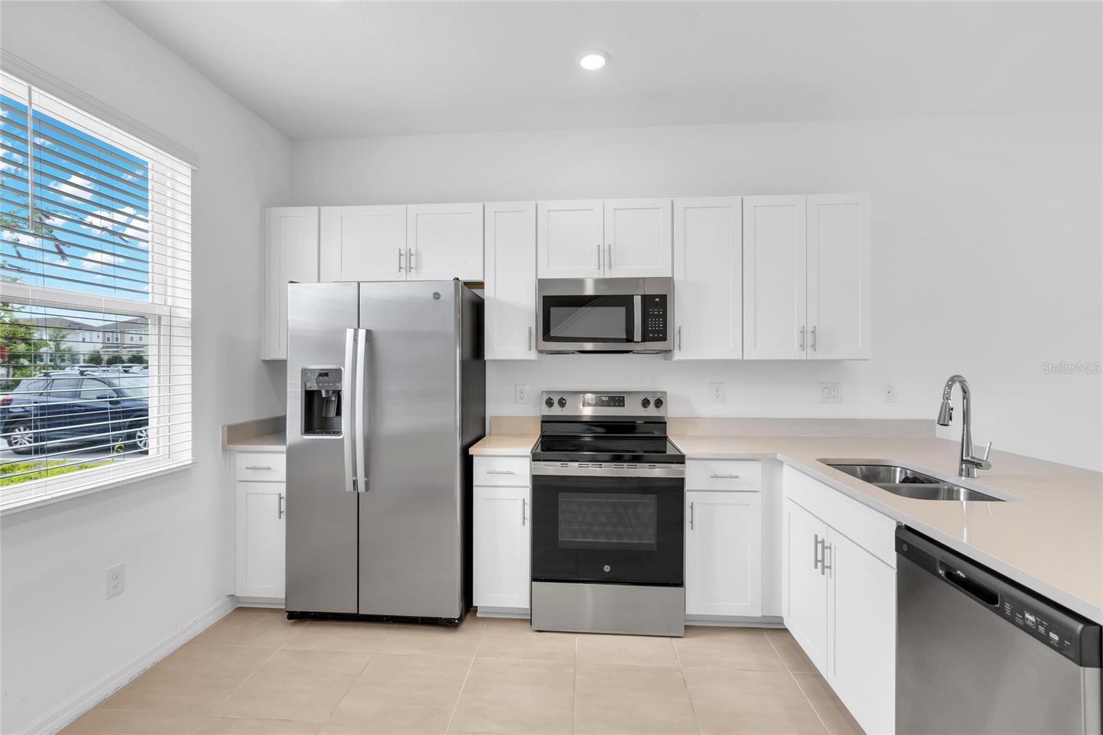 Image 9 of 78 For 8765 Daybreak Street