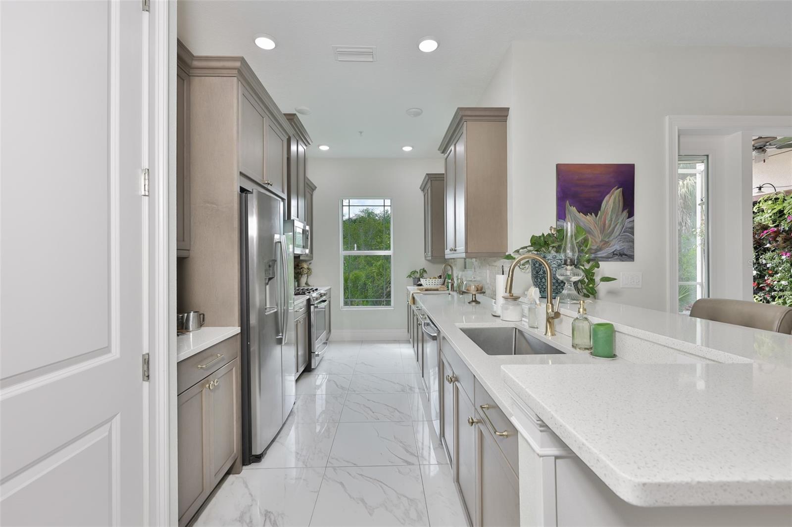 Image 19 of 41 For 7835 Hidden Creek Loop 102