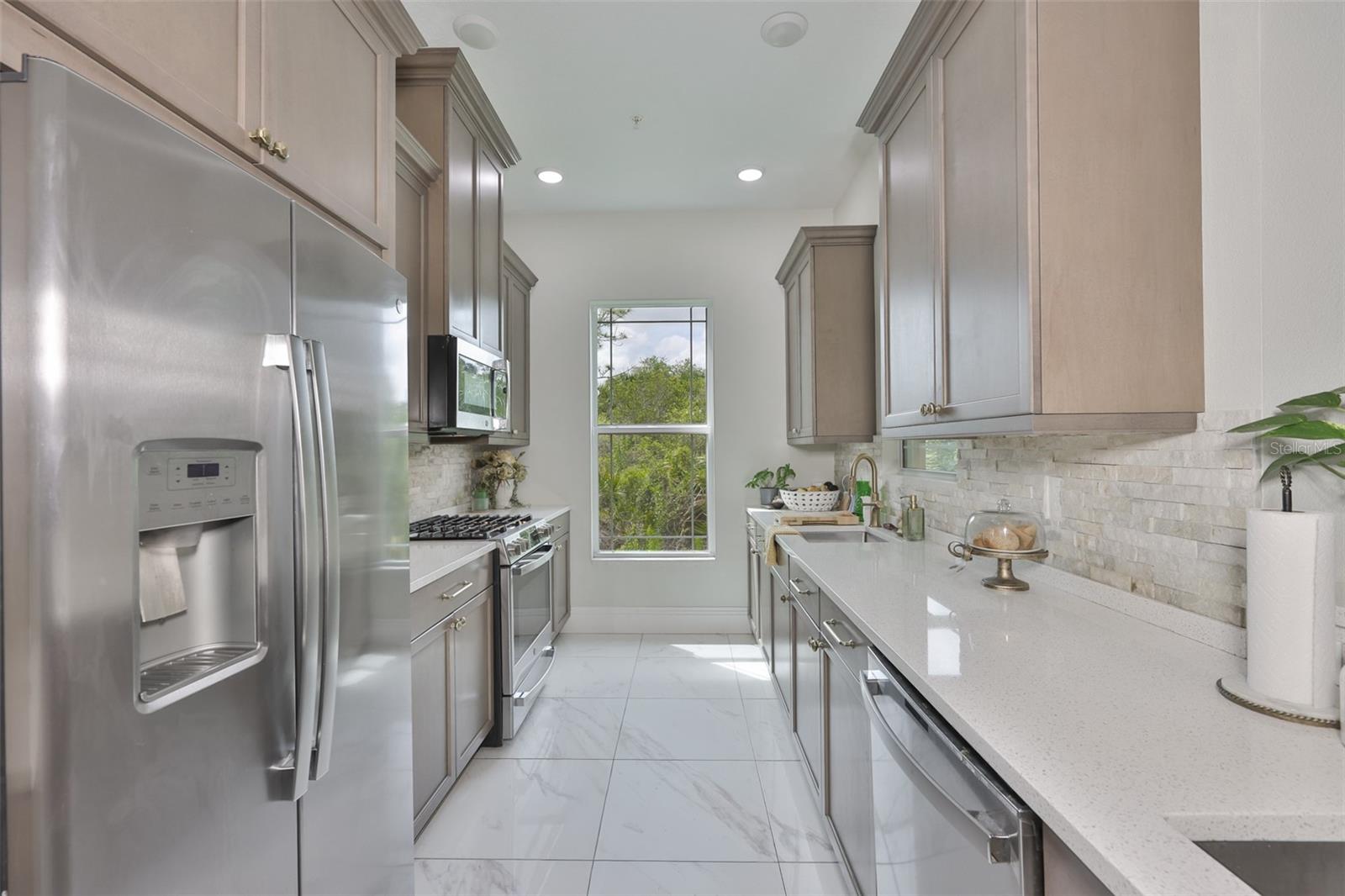 Image 20 of 41 For 7835 Hidden Creek Loop 102