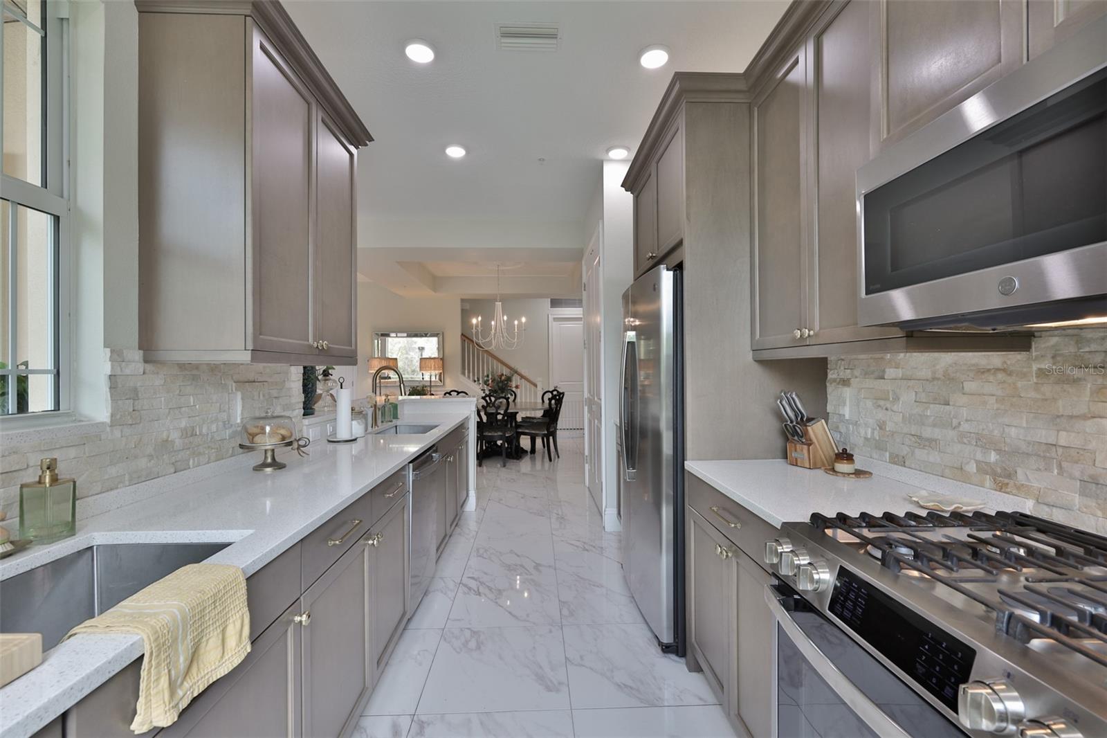 Image 23 of 41 For 7835 Hidden Creek Loop 102