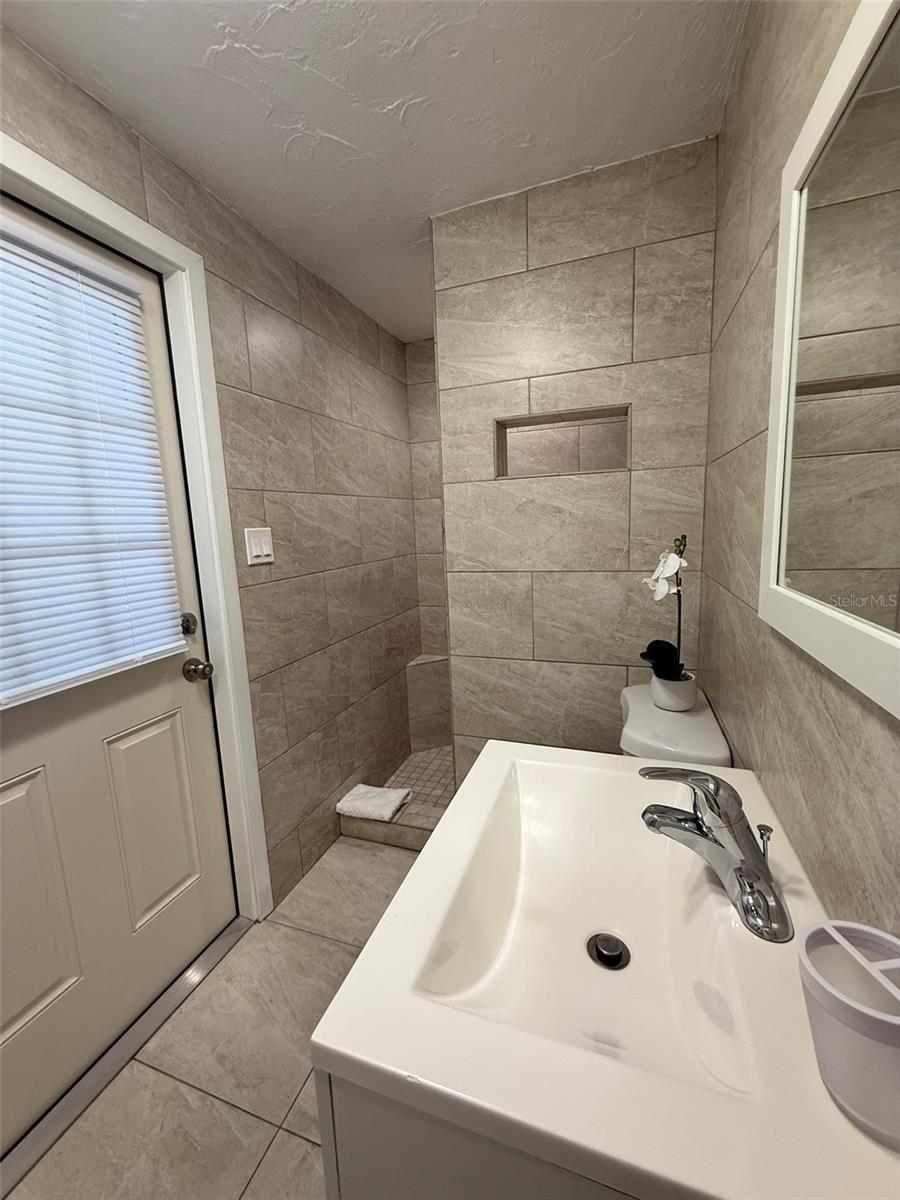 Image 12 of 56 For 828 Tuttle Avenue B