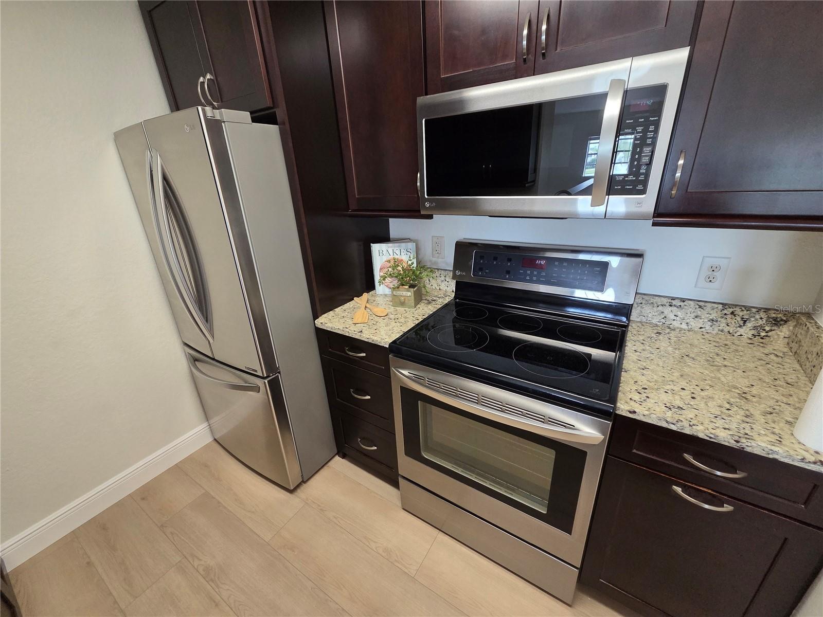 Image 14 of 30 For 8905 Manor Loop 205