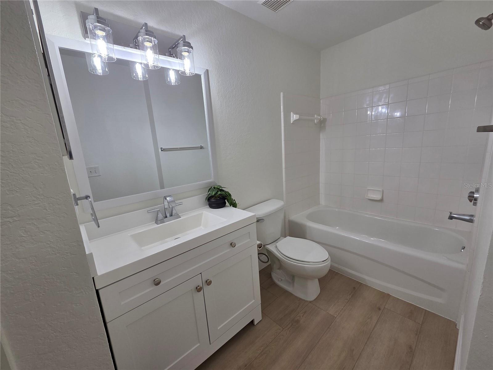 Image 19 of 30 For 8905 Manor Loop 205