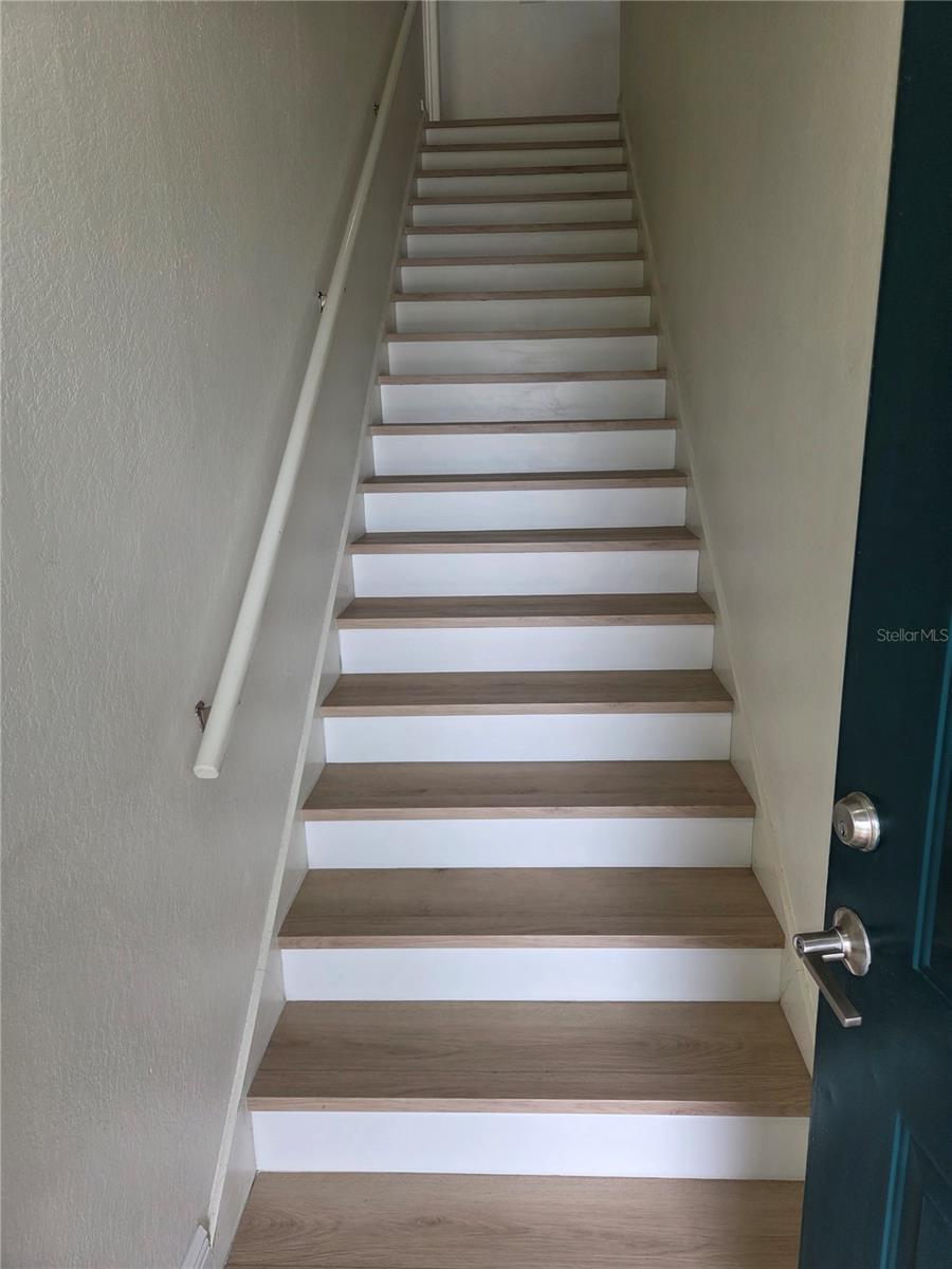 Image 5 of 30 For 8905 Manor Loop 205