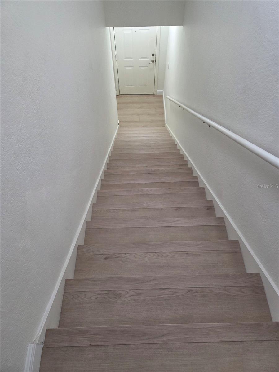 Image 6 of 30 For 8905 Manor Loop 205