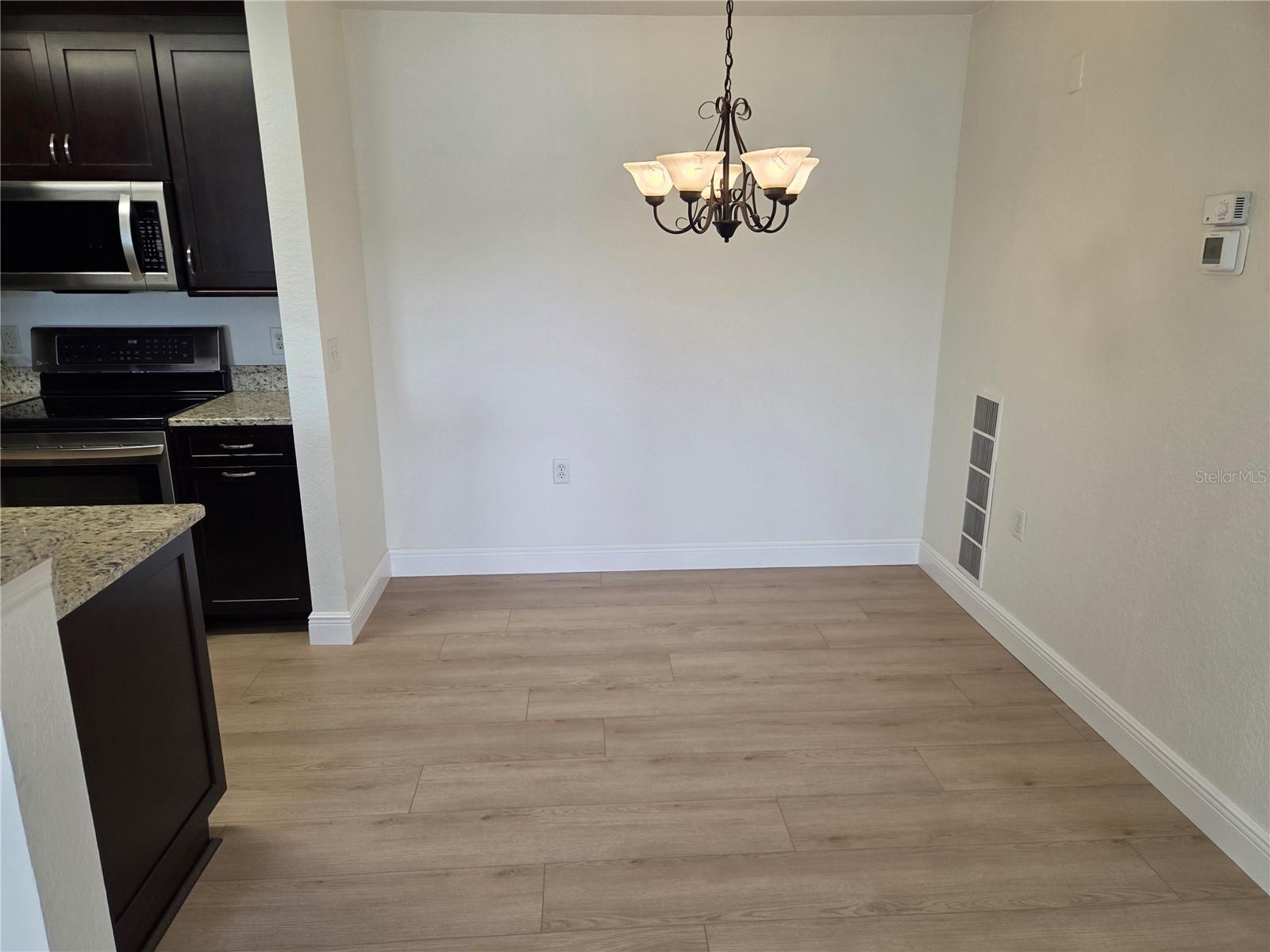 Image 9 of 30 For 8905 Manor Loop 205