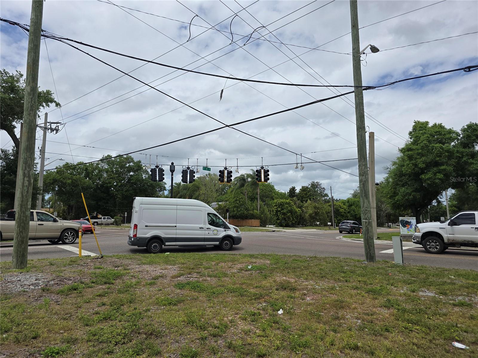 Image 6 of 8 For 904 26th Avenue E