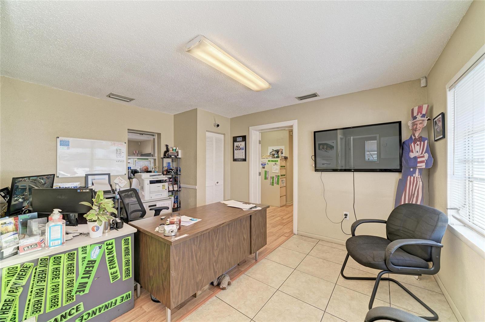 Image 10 of 41 For 2929 9th Street W