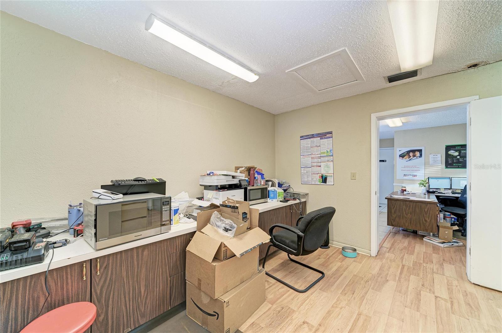 Image 13 of 41 For 2929 9th Street W