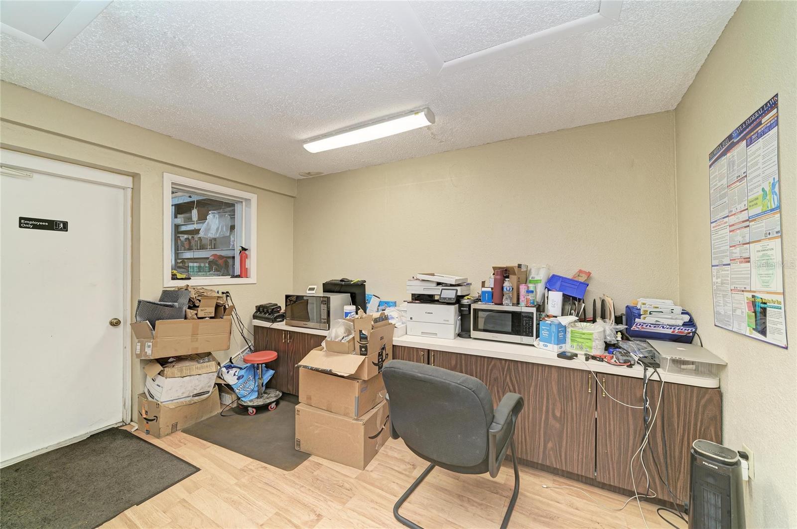 Image 14 of 41 For 2929 9th Street W