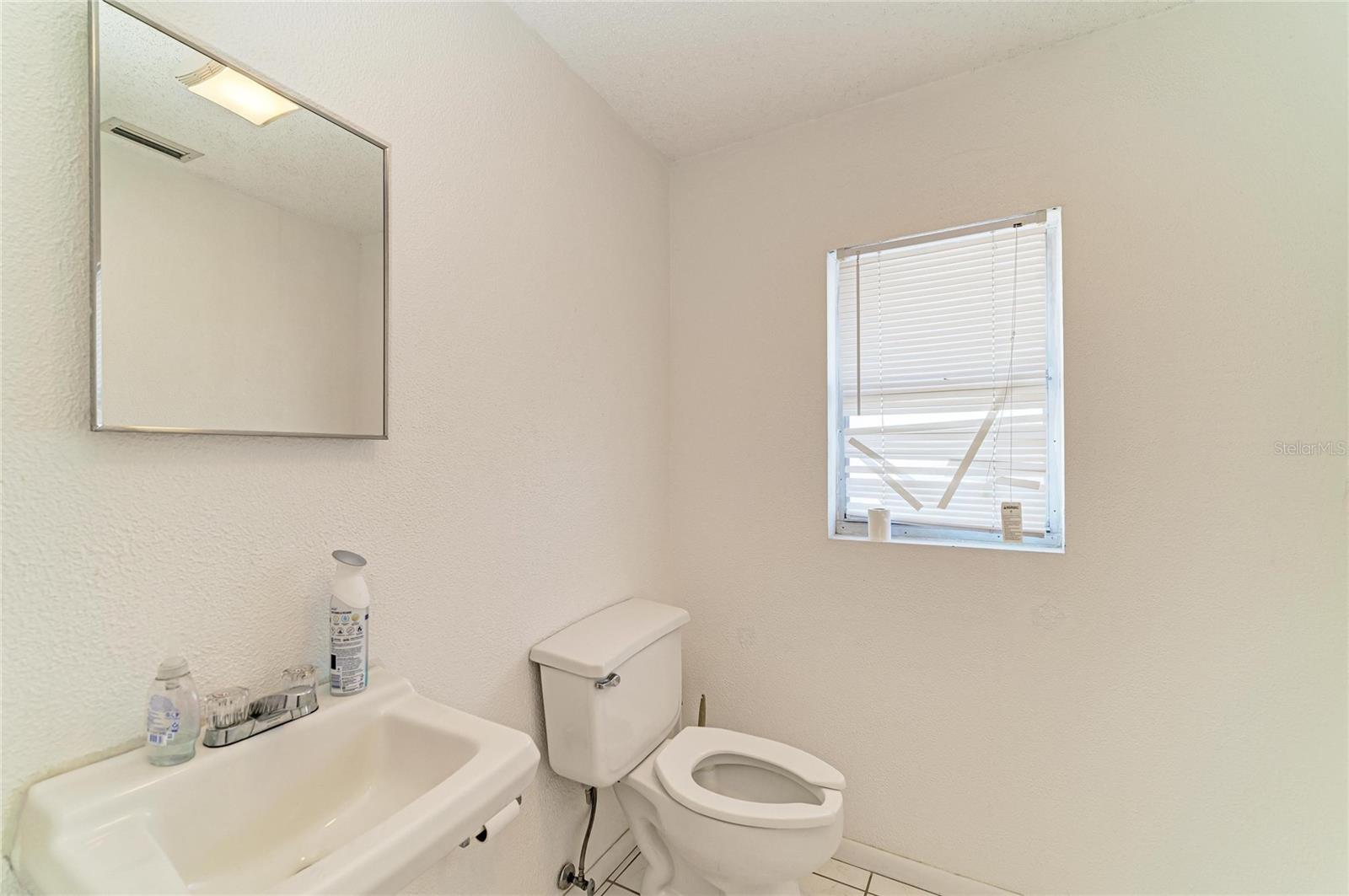 Image 18 of 41 For 2929 9th Street W