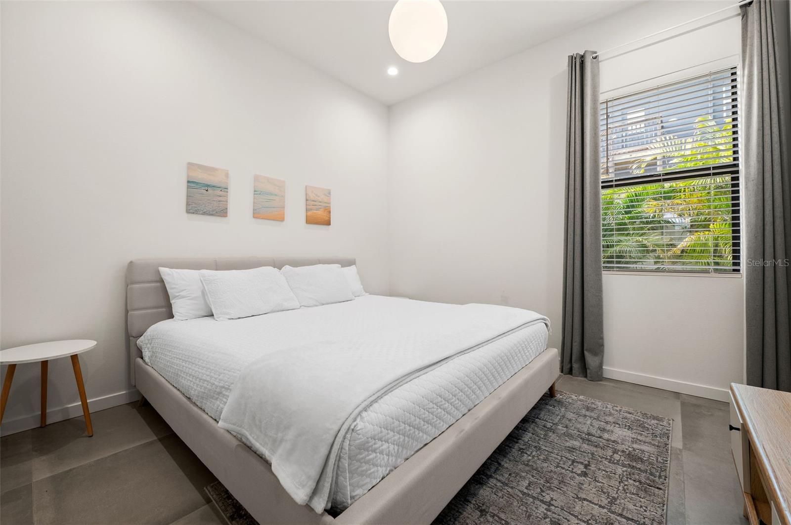 Listing photo id 14 for 5351 Moeller Avenue