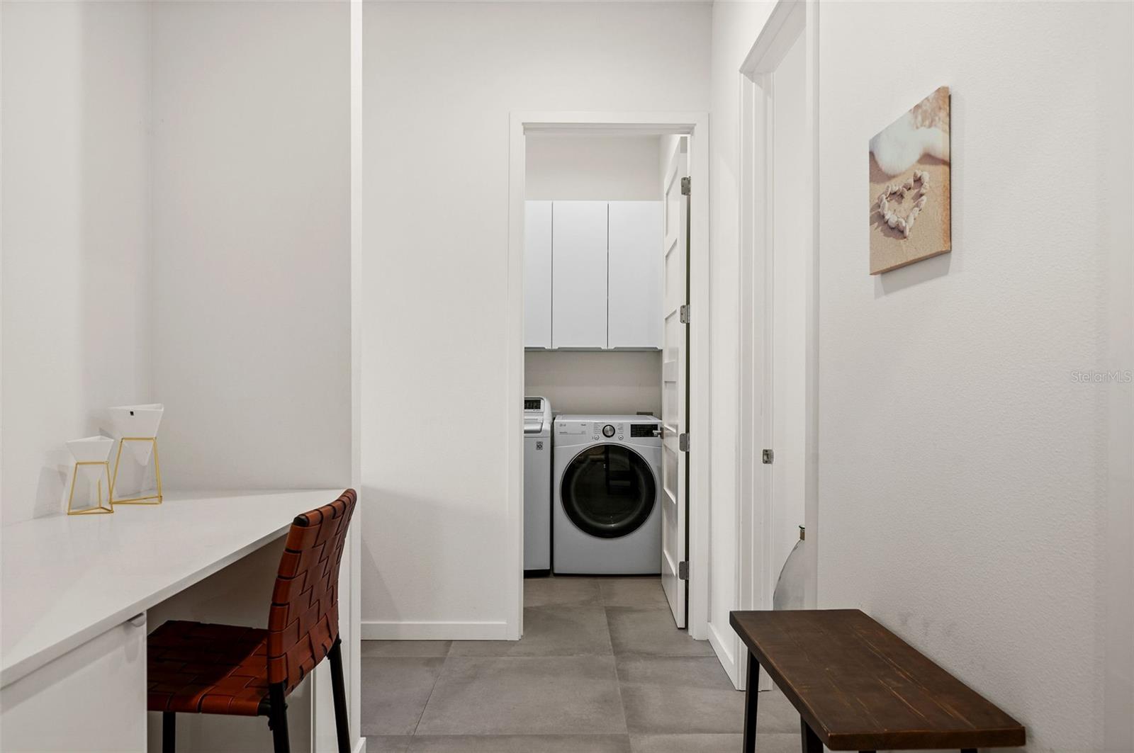 Listing photo id 16 for 5351 Moeller Avenue