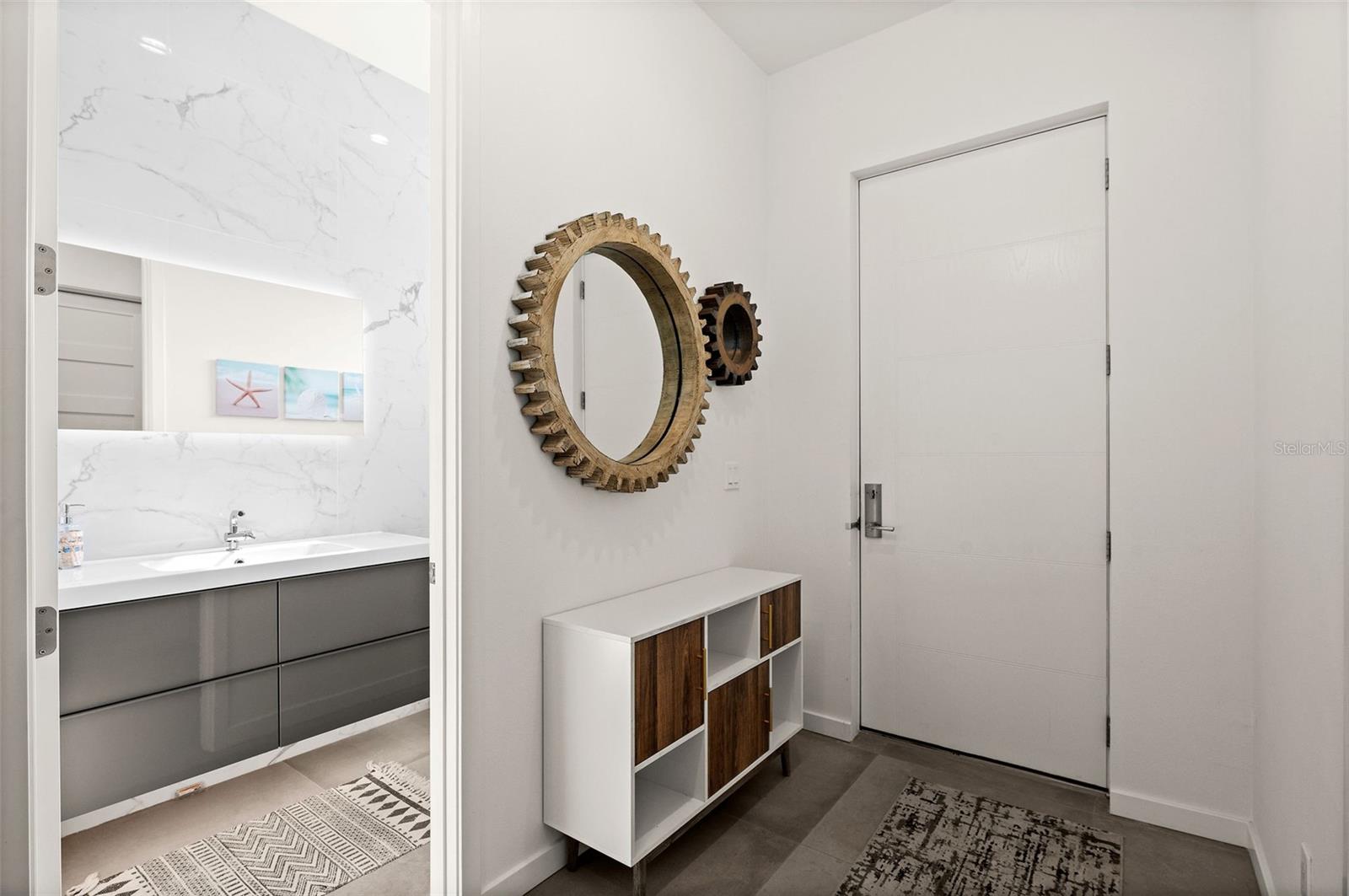 Listing photo id 2 for 5351 Moeller Avenue