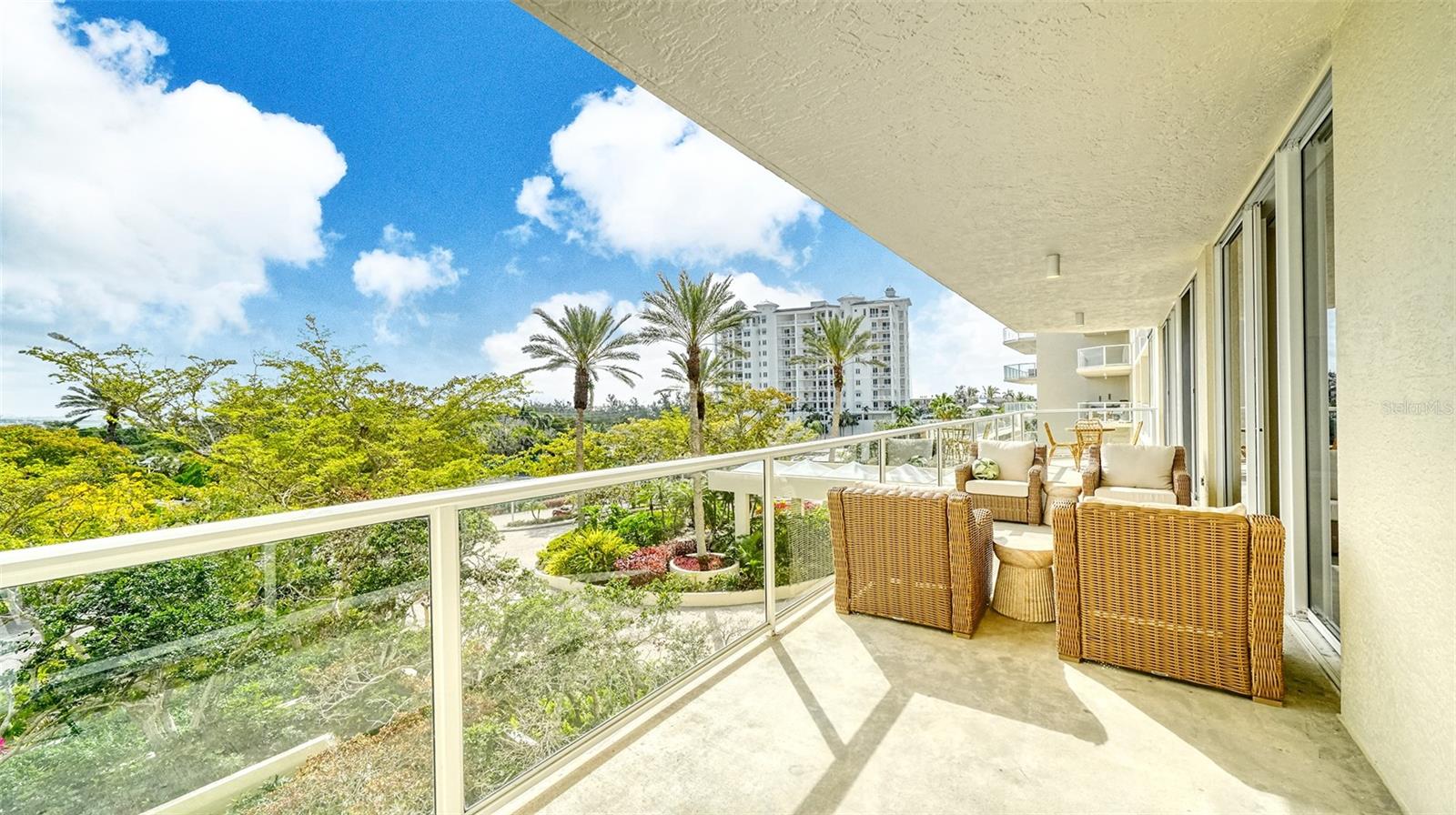 Image 10 of 54 For 1800 Benjamin Franklin Drive B308